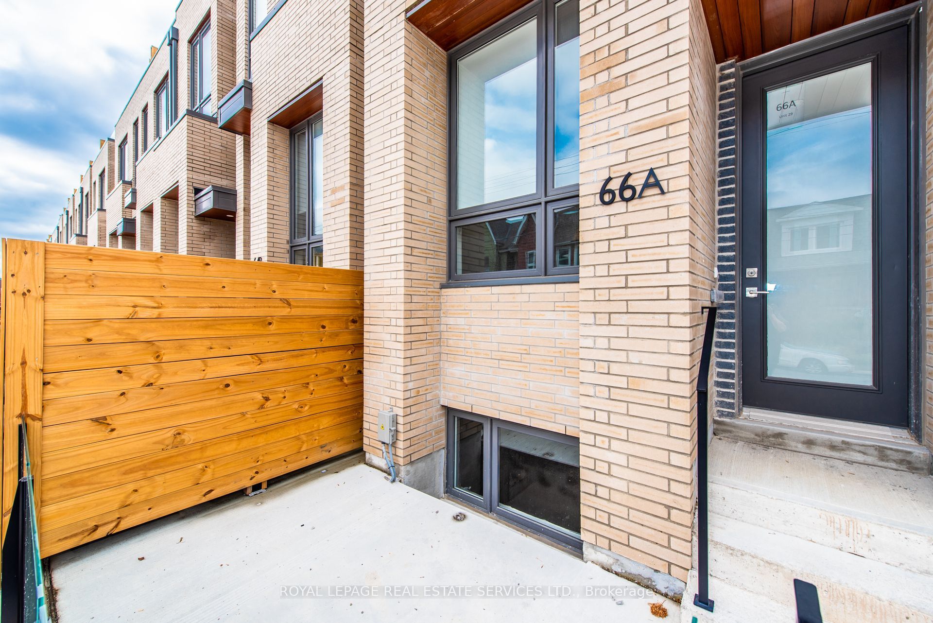 66A Perth Avenue, Toronto, ON M6R 0A8 photo 3