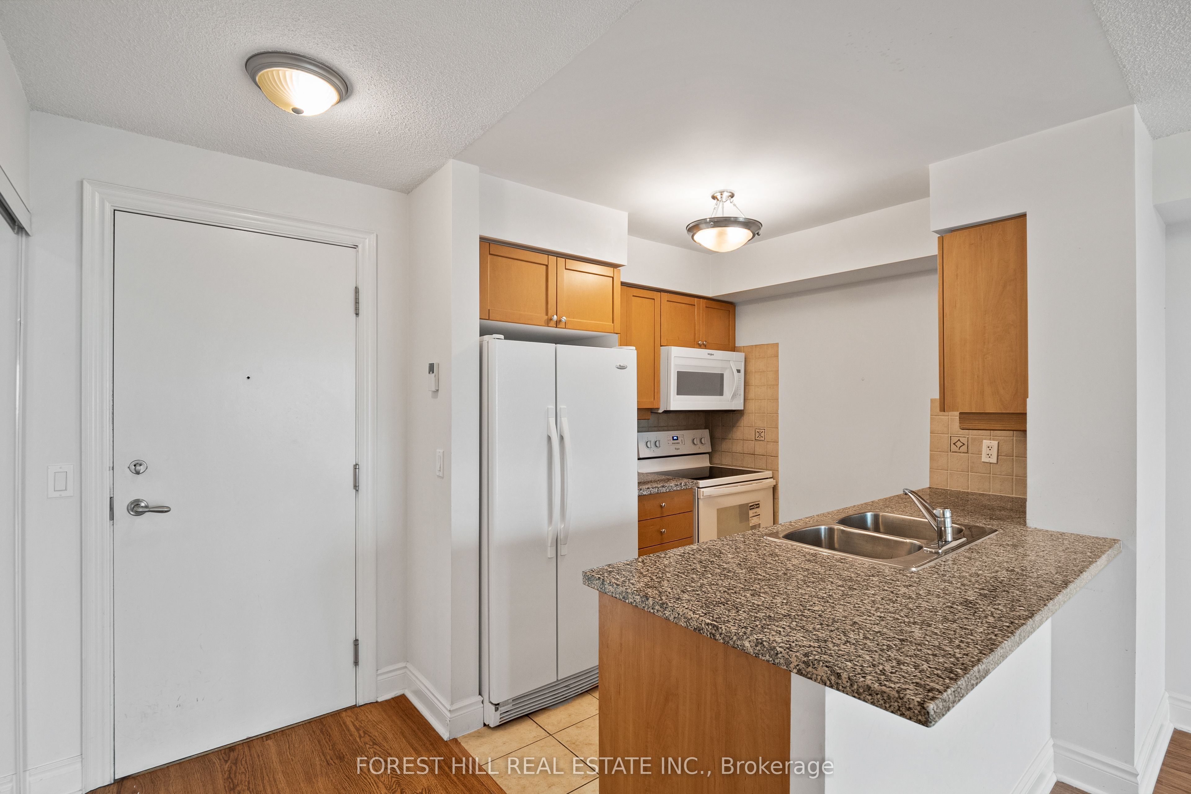 15 Greenview Avenue 2807, Toronto, ON M2M 4M7 photo 4