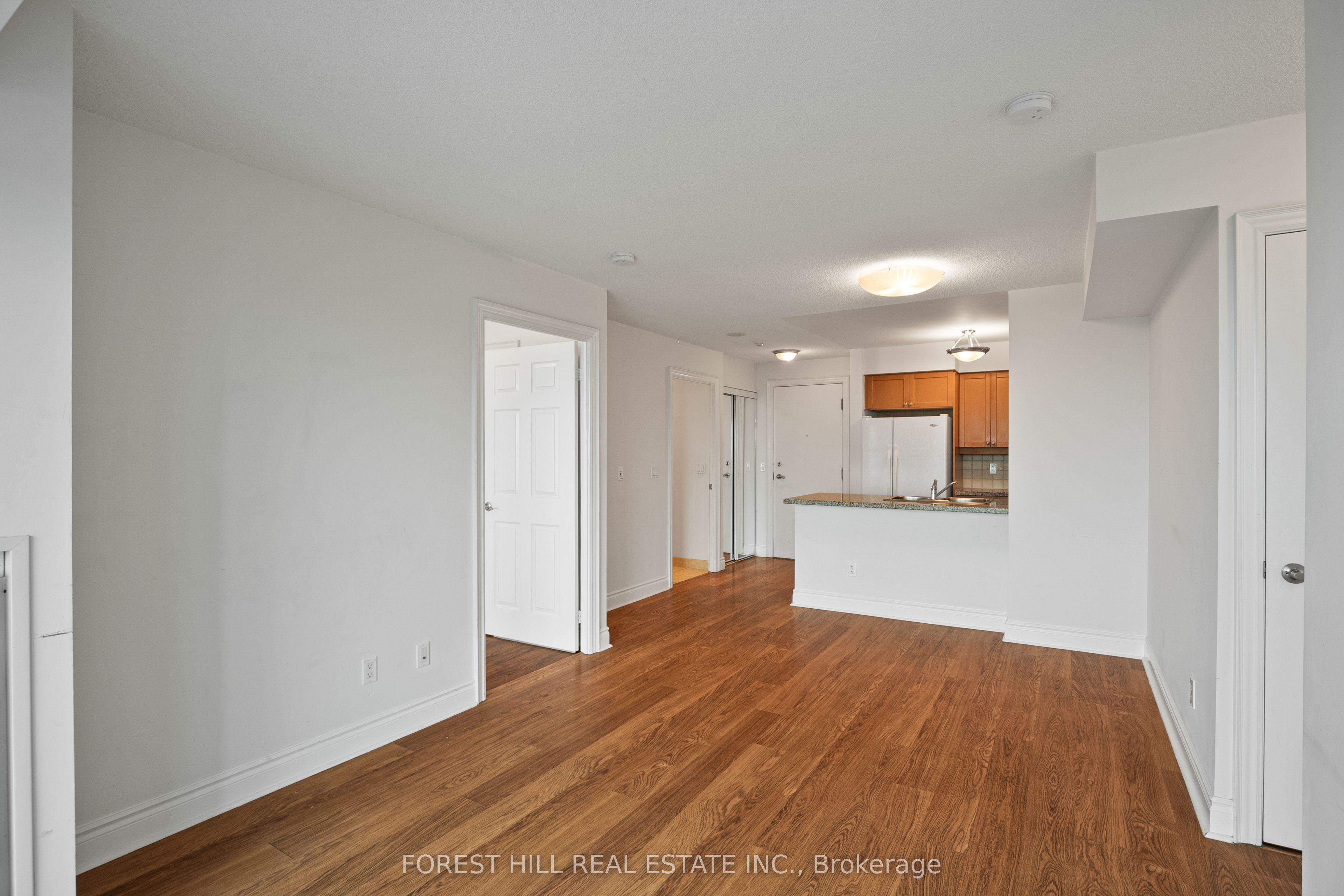 15 Greenview Avenue 2807, Toronto, ON M2M 4M7 photo 5