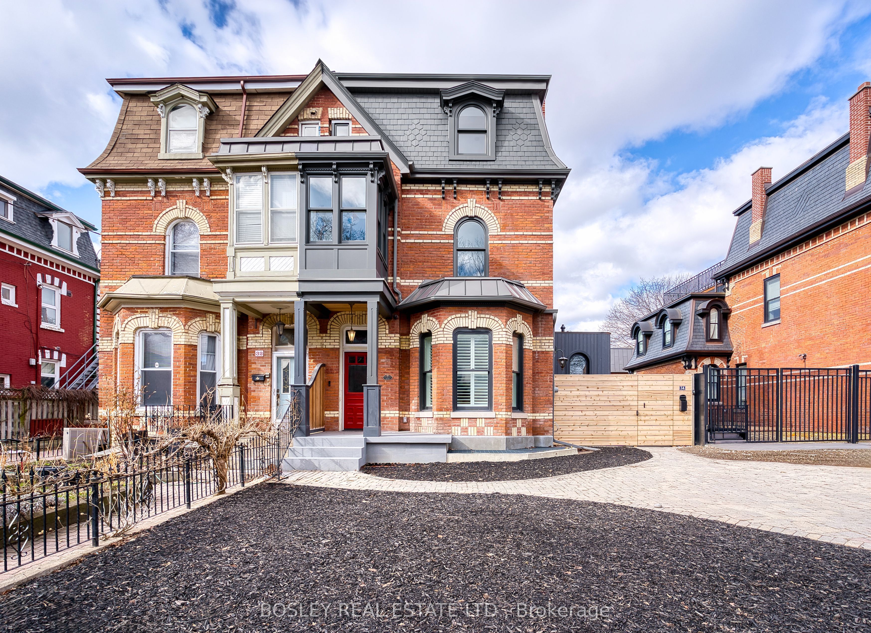 34 Beaconsfield Avenue (Main house), Toronto, ON M6J 3H9 photo 3