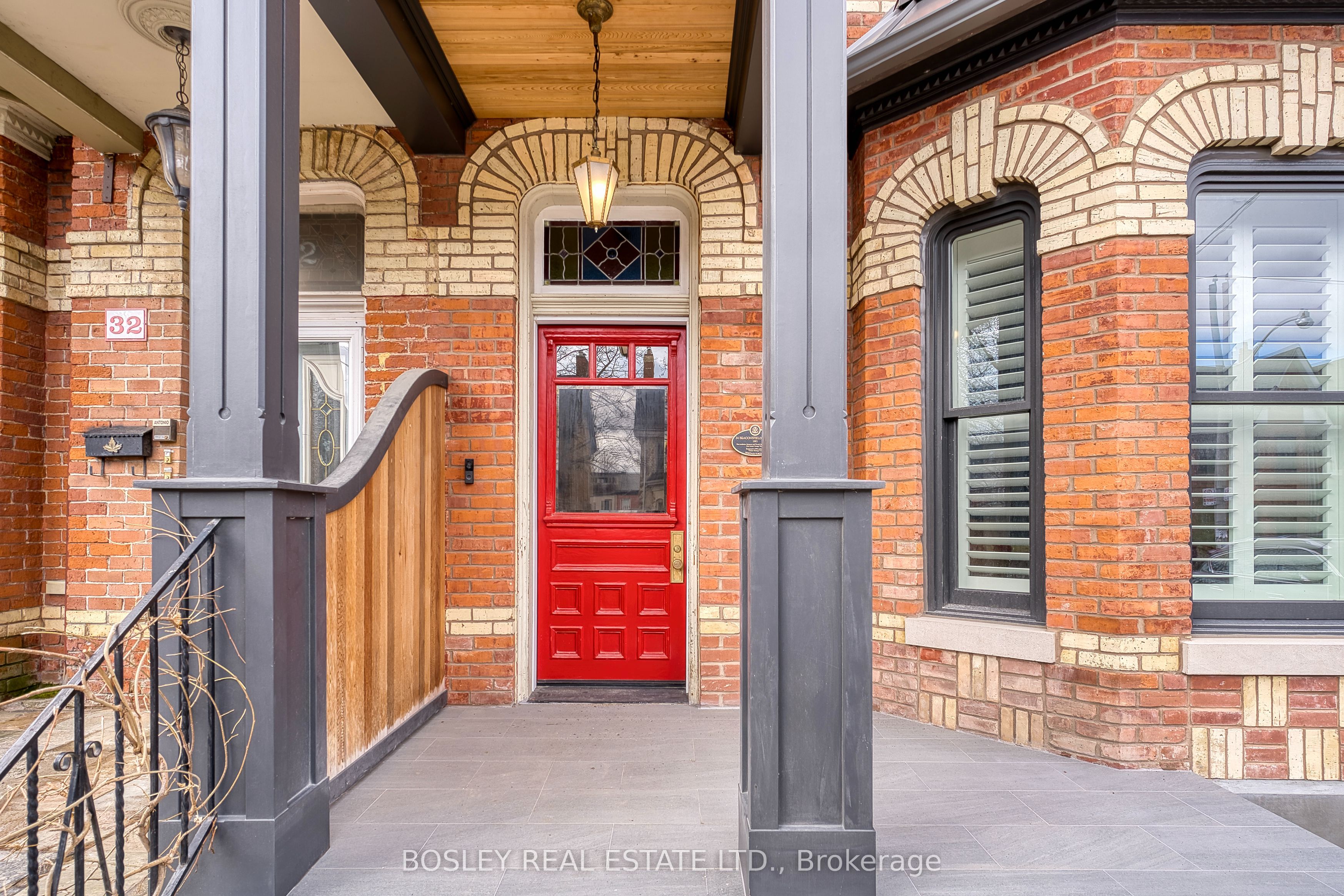34 Beaconsfield Avenue (Main house), Toronto, ON M6J 3H9 photo 4
