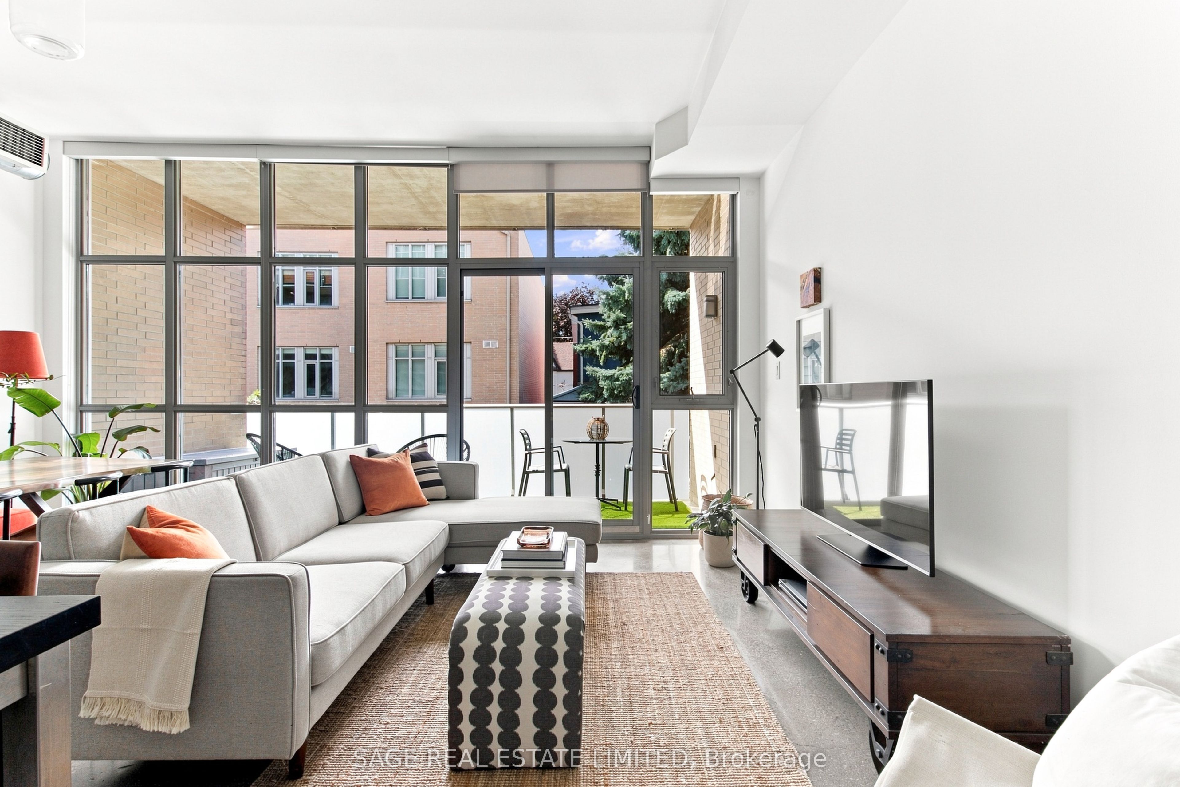 52 Sumach Street 207, Toronto, ON M5A 3J7 photo 4