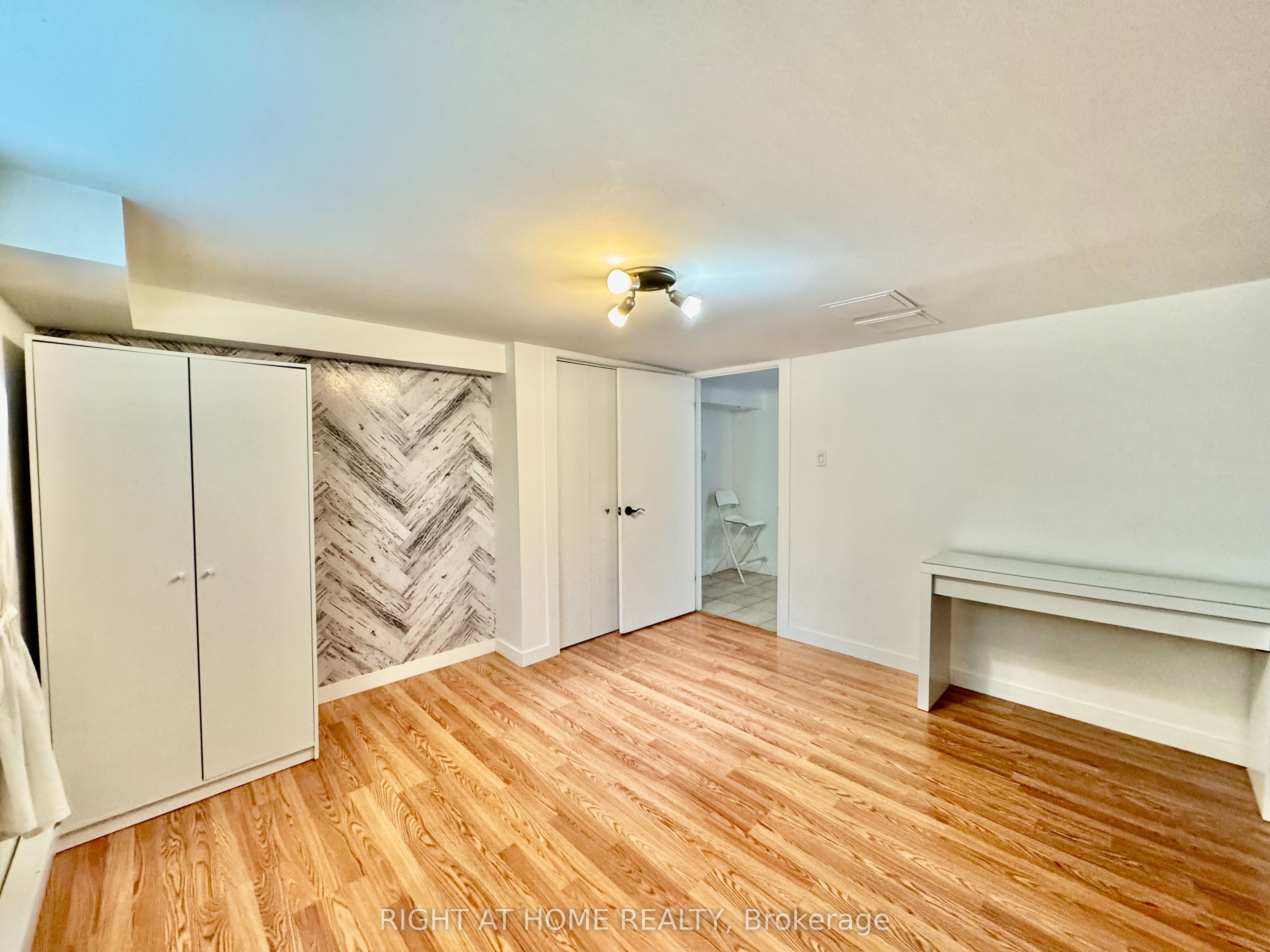 1196 Avenue Road Lower Apartment, Toronto, ON M5N 2G1 photo 3