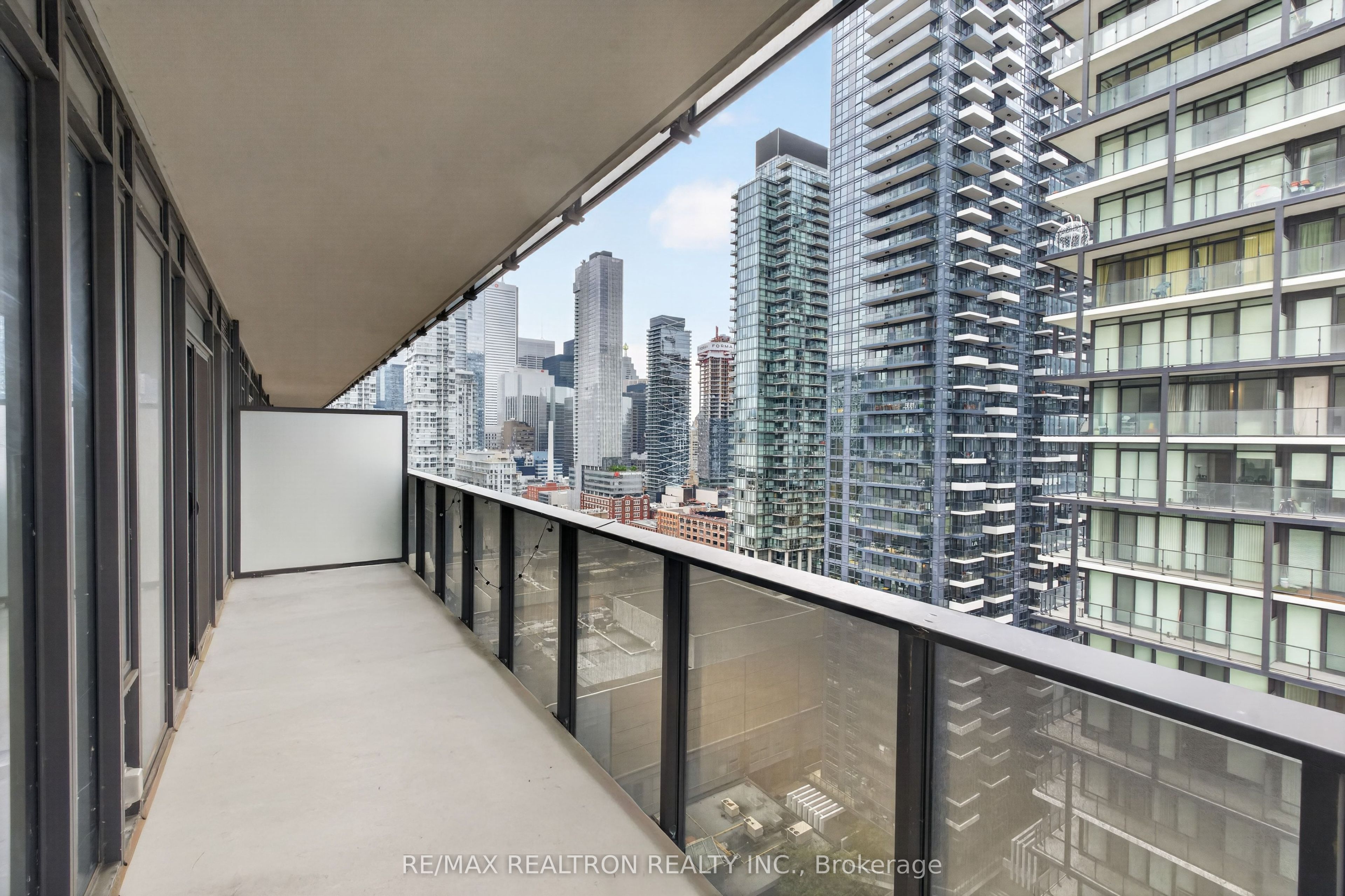 330 Richmond Street W 2203, Toronto, ON M5V 0M4 photo 5