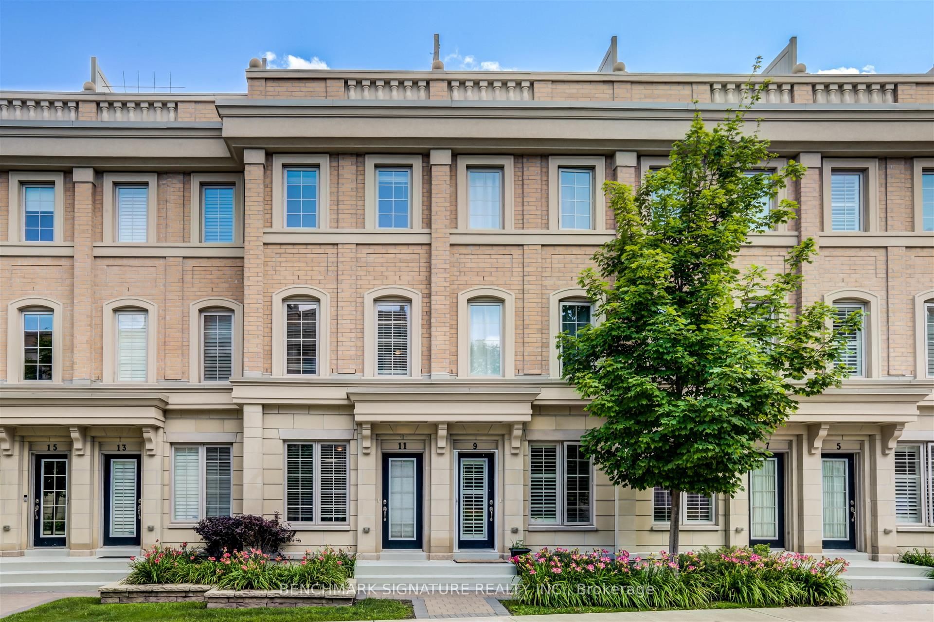 11 Hargrave Lane 234, Toronto, ON M4N 0A4