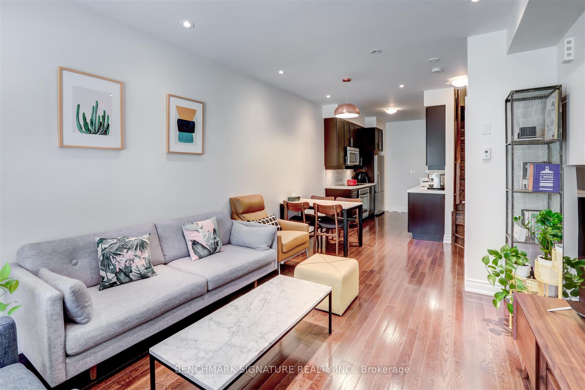 11 Hargrave Lane 234, Toronto, ON M4N 0A4 photo 2