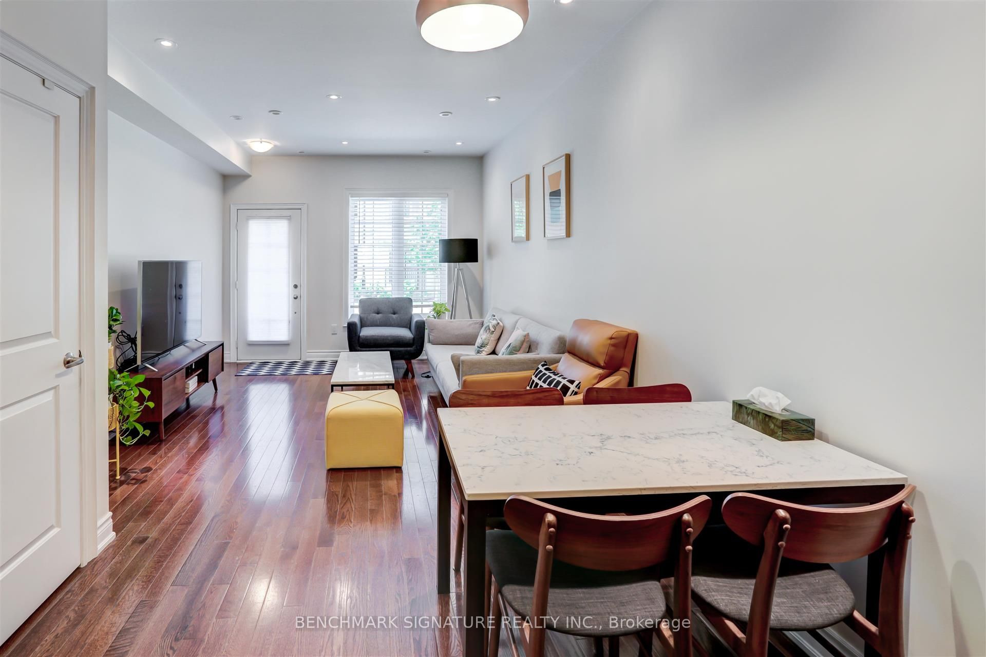 11 Hargrave Lane 234, Toronto, ON M4N 0A4 photo 3
