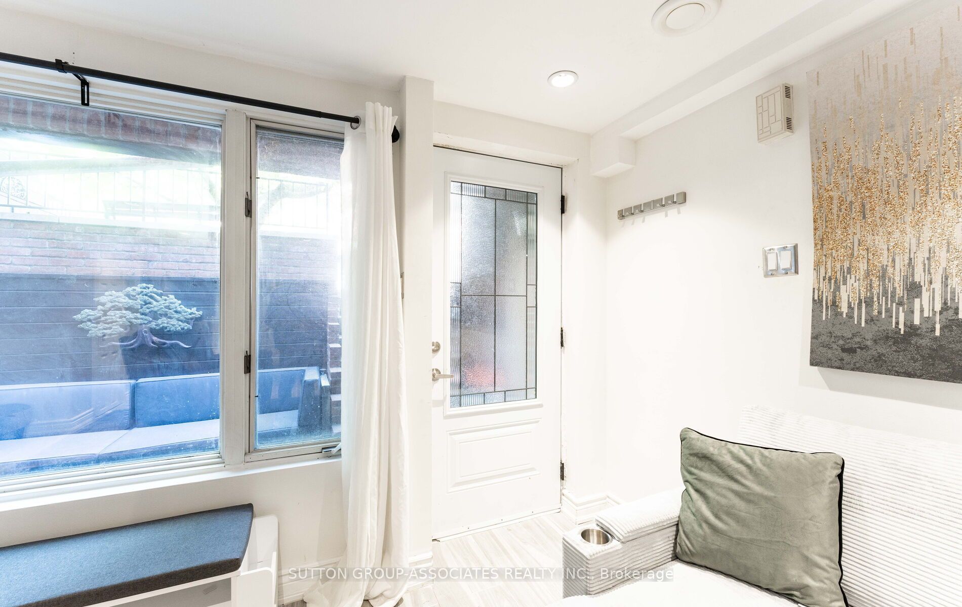 63 Bellevue Avenue Lower, Toronto, ON M5T 2N6 photo 4