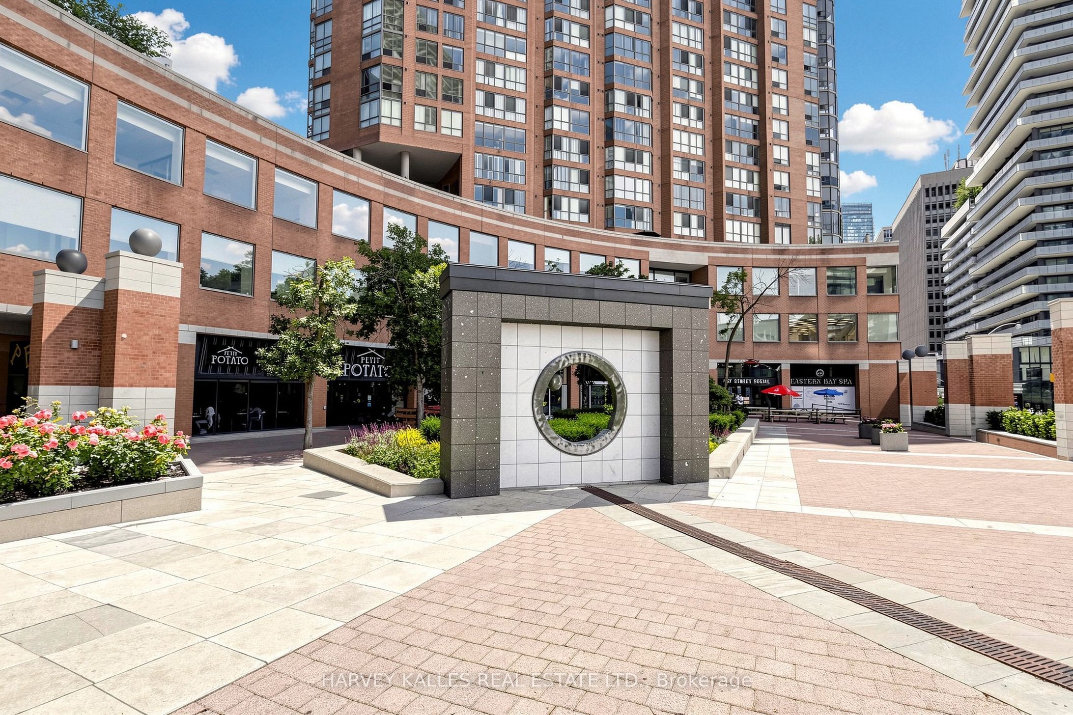 1055 Bay Street 408, Toronto, ON M5S 3A3 photo 5