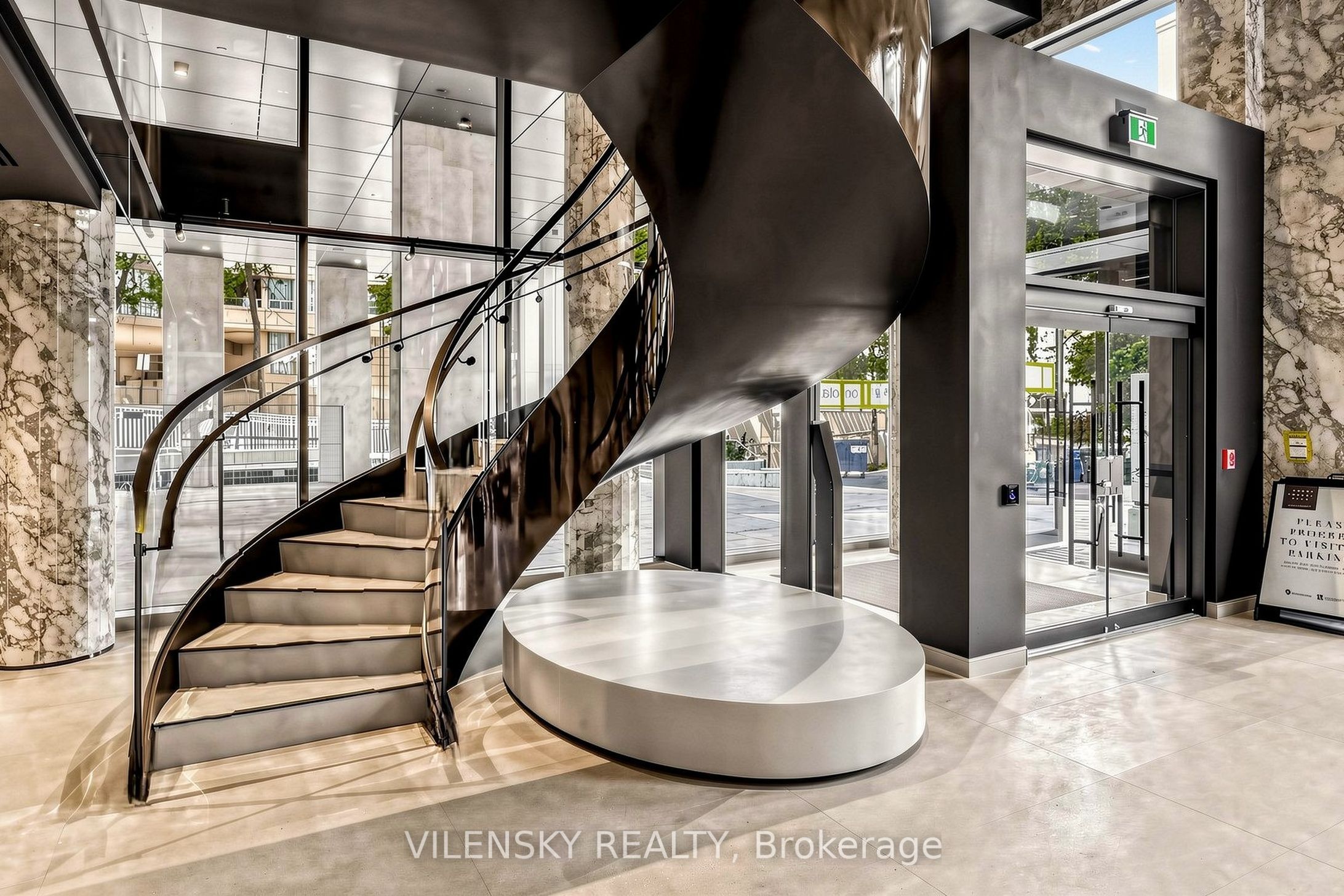 91 Montclair Avenue 616, Toronto, ON M5P 0B1 photo 3