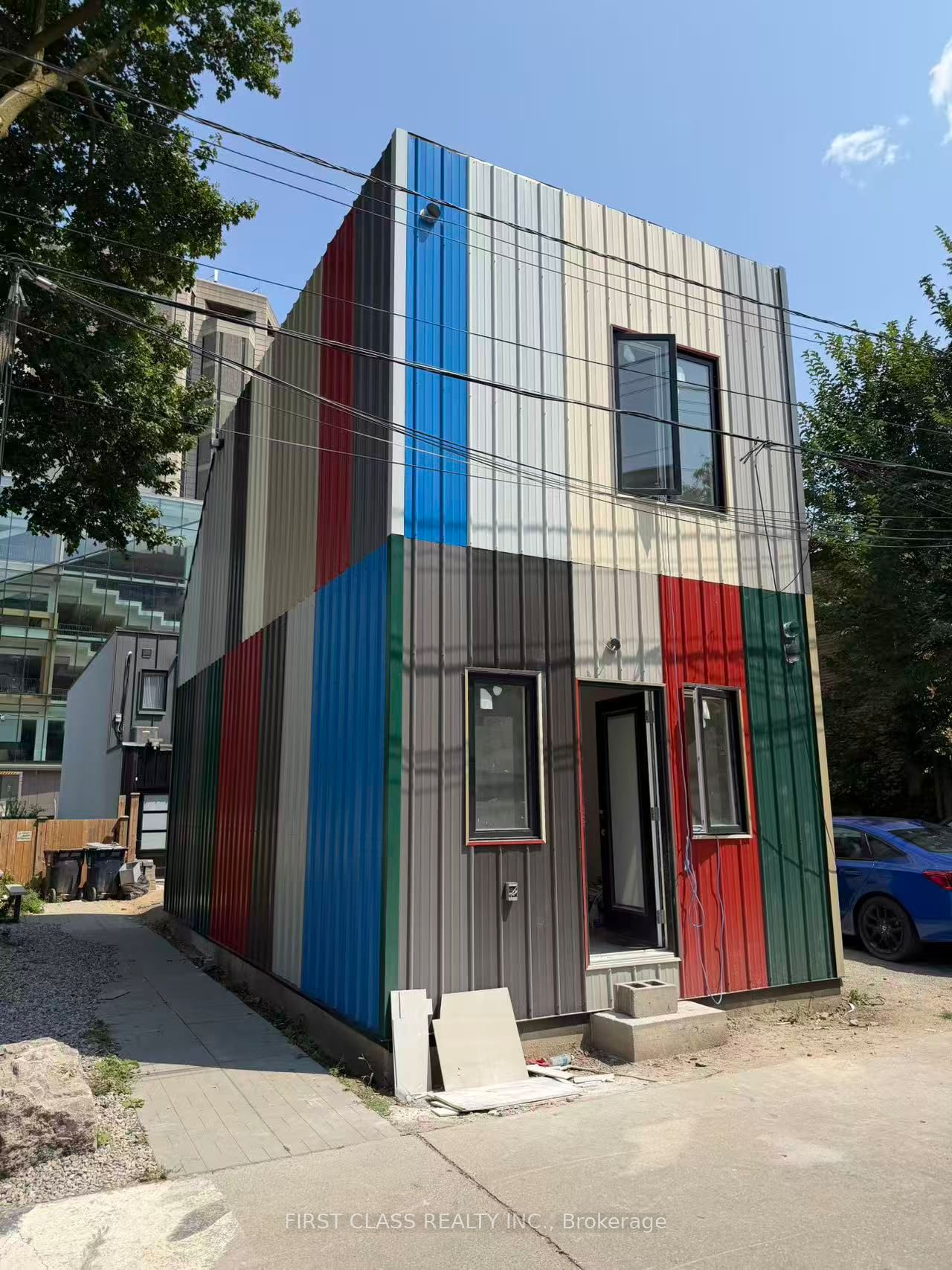 356 Huron Street 201, Toronto, ON M5S 2G3
