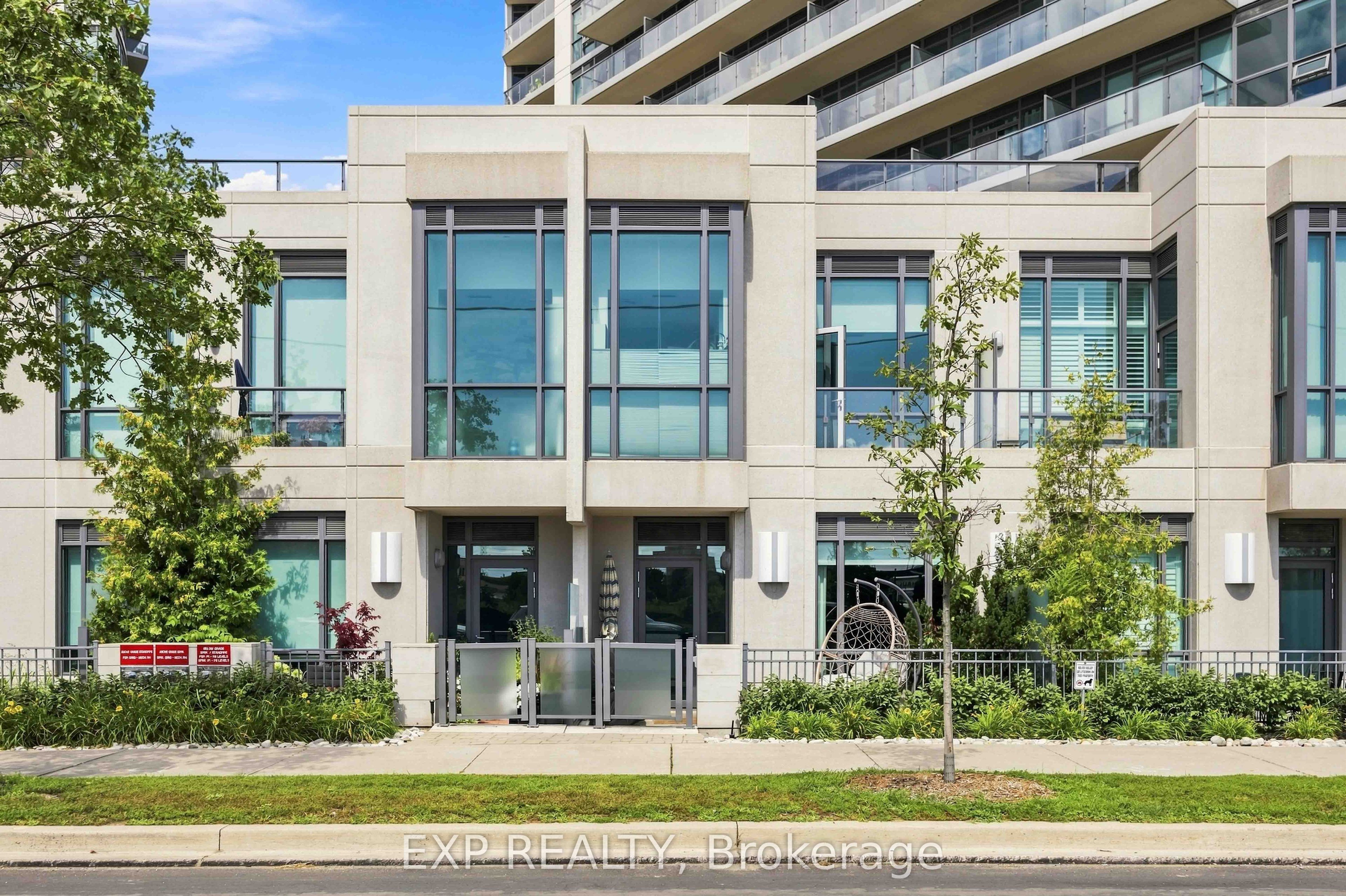 160 Vanderhoof Avenue TH106, Toronto, ON M4G 0B7 photo 2