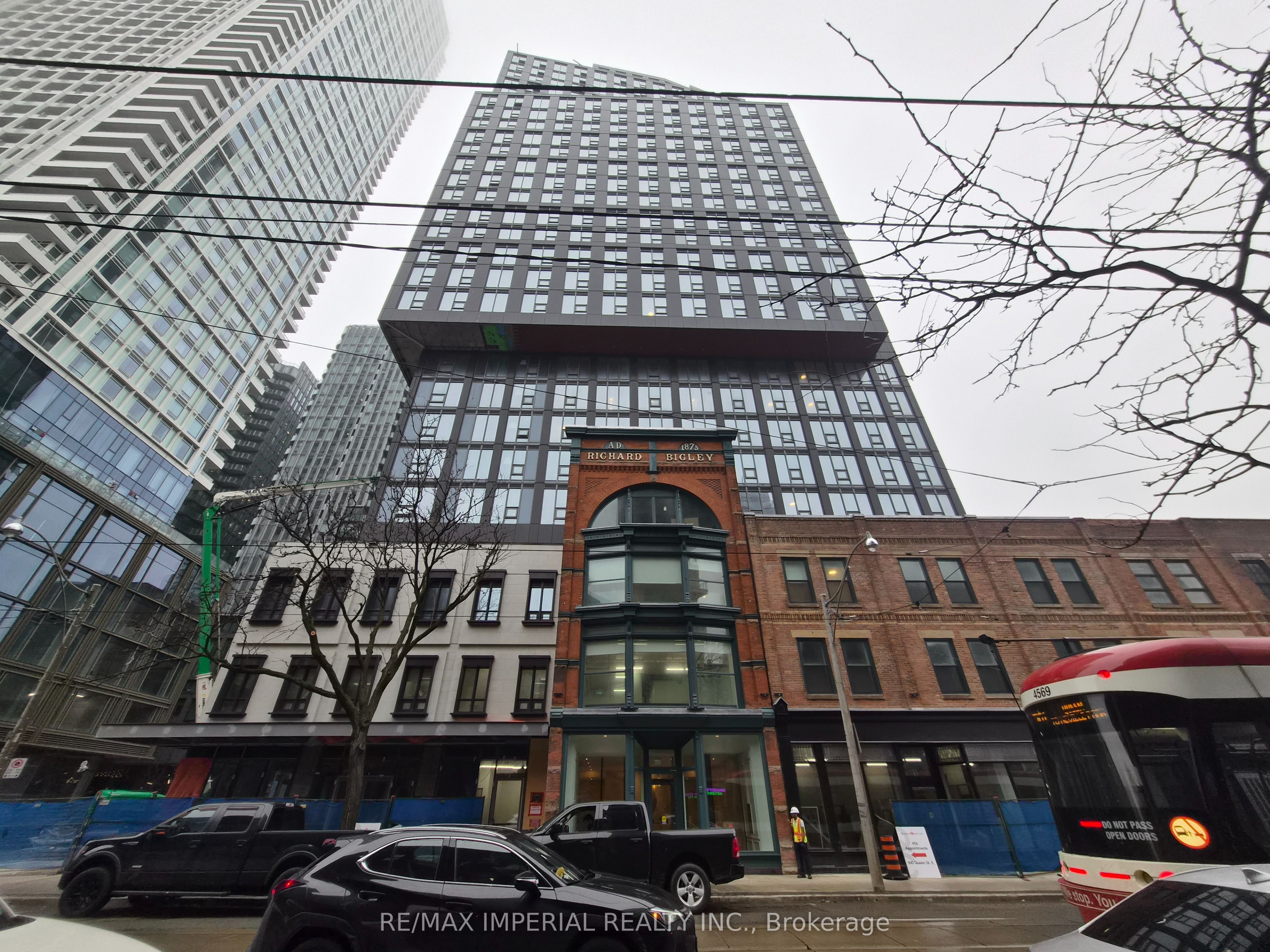 100 Queen Street S 2606, Toronto, ON M5C 0B5
