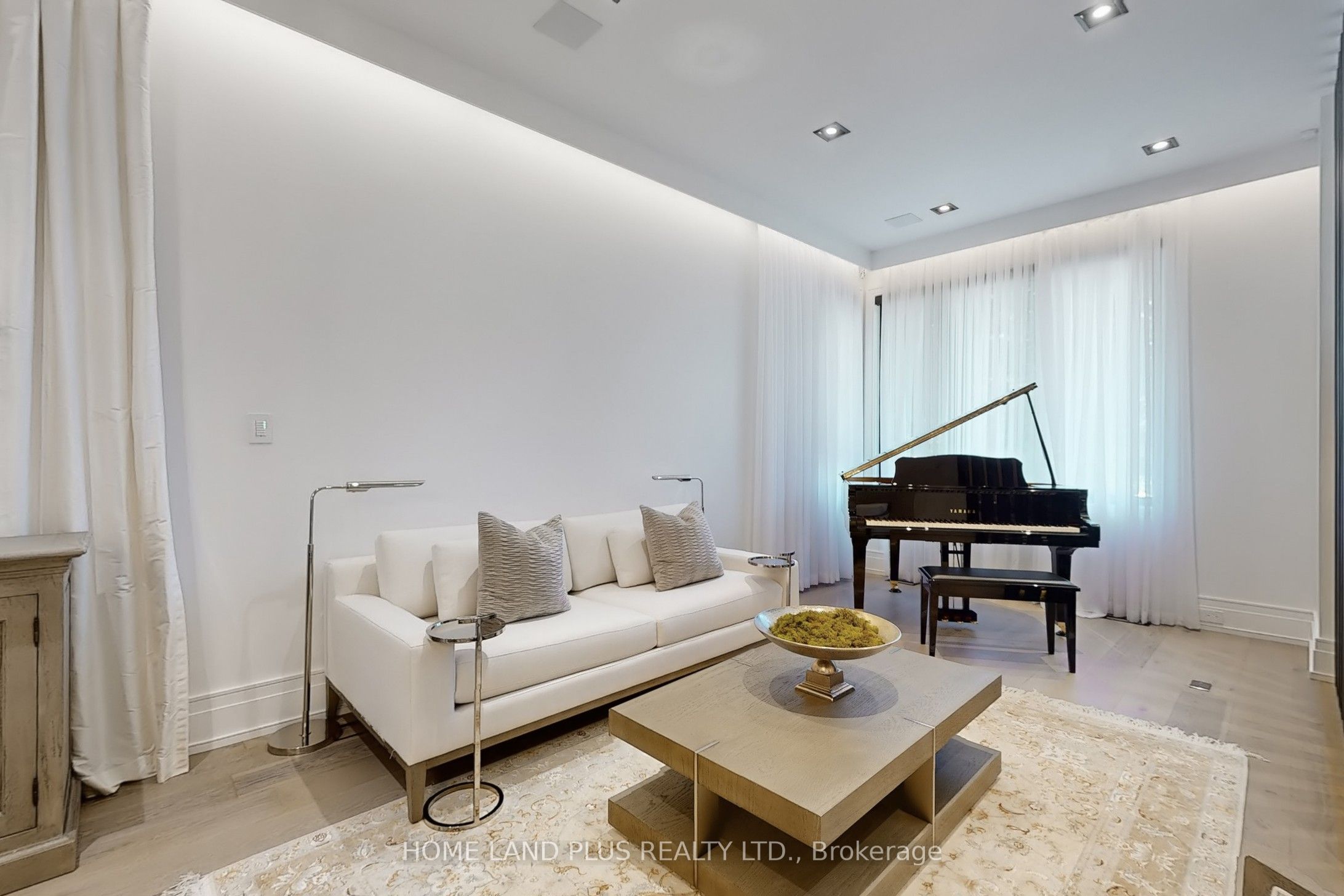127 Ridley Boulevard, Toronto, ON M5M 3L8 photo 4