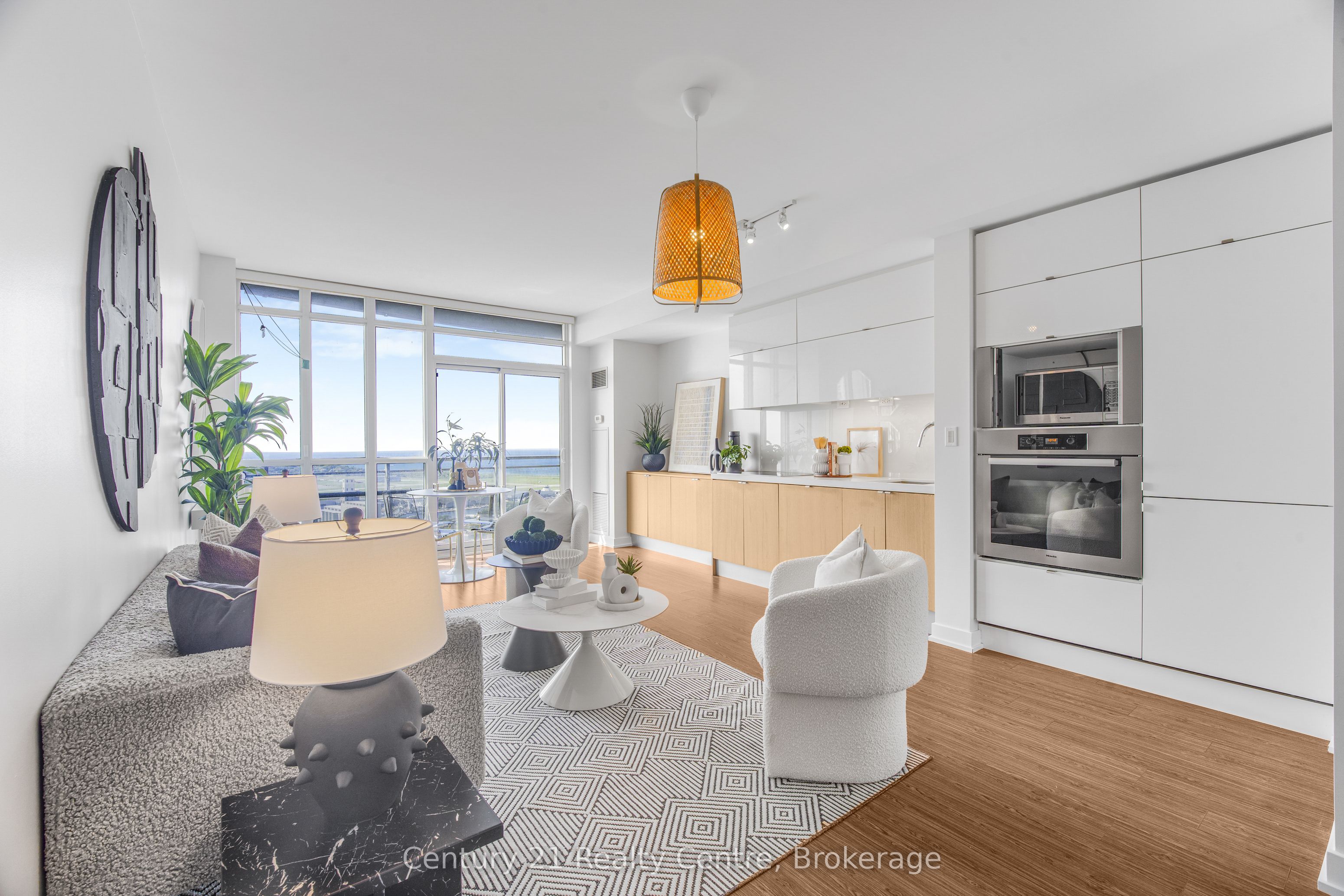 21 Iceboat Terrace 3307, Toronto, ON M5V 4A9