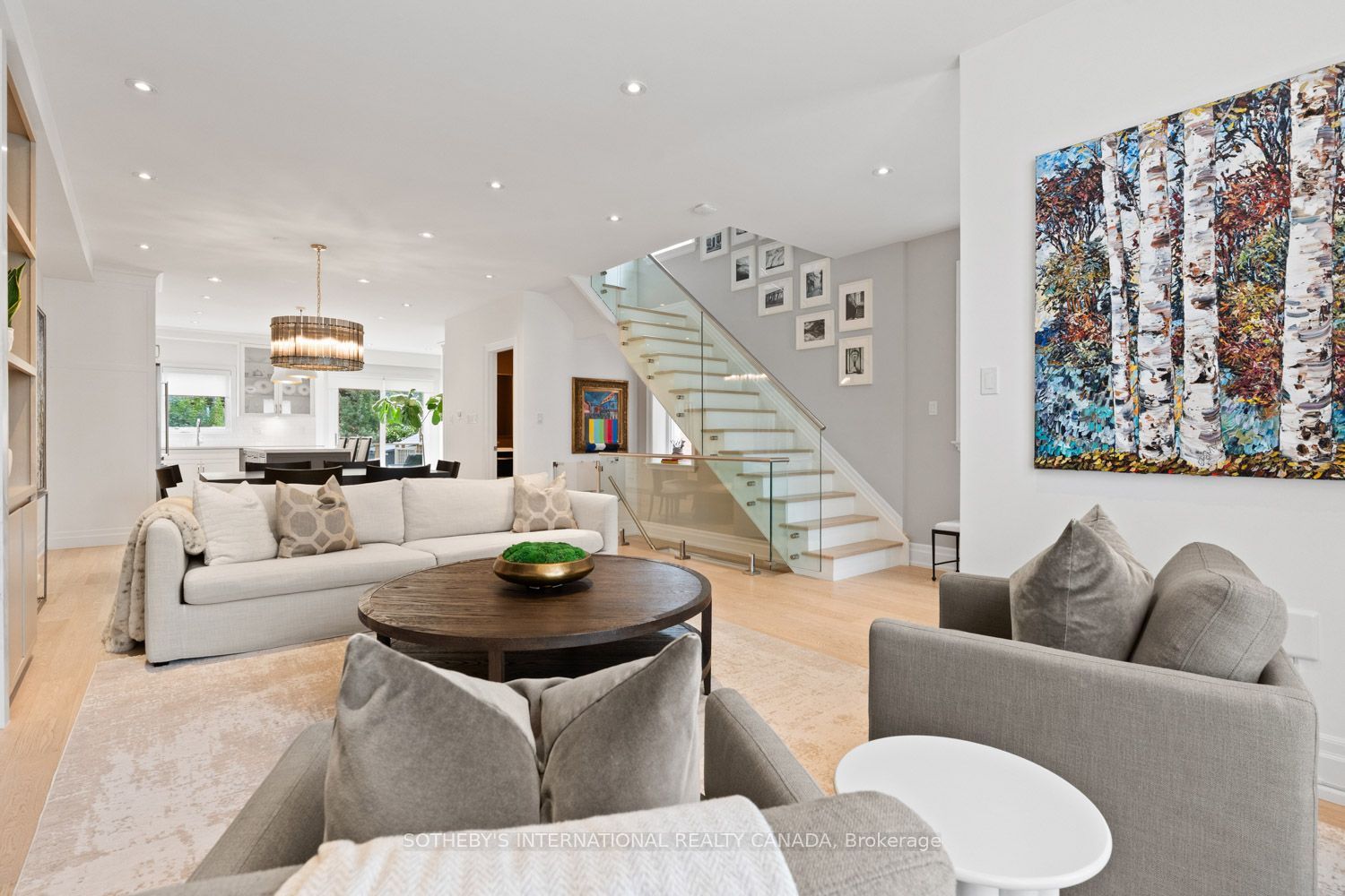 177 Arlington Avenue, Toronto, ON M6C 2Z4 photo 2