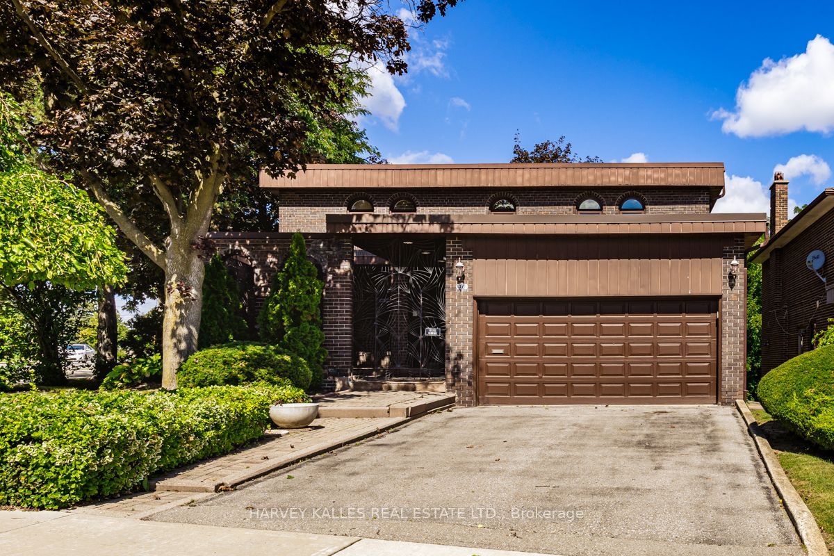 30 Coreydale Court, Toronto, ON M3H 4T2