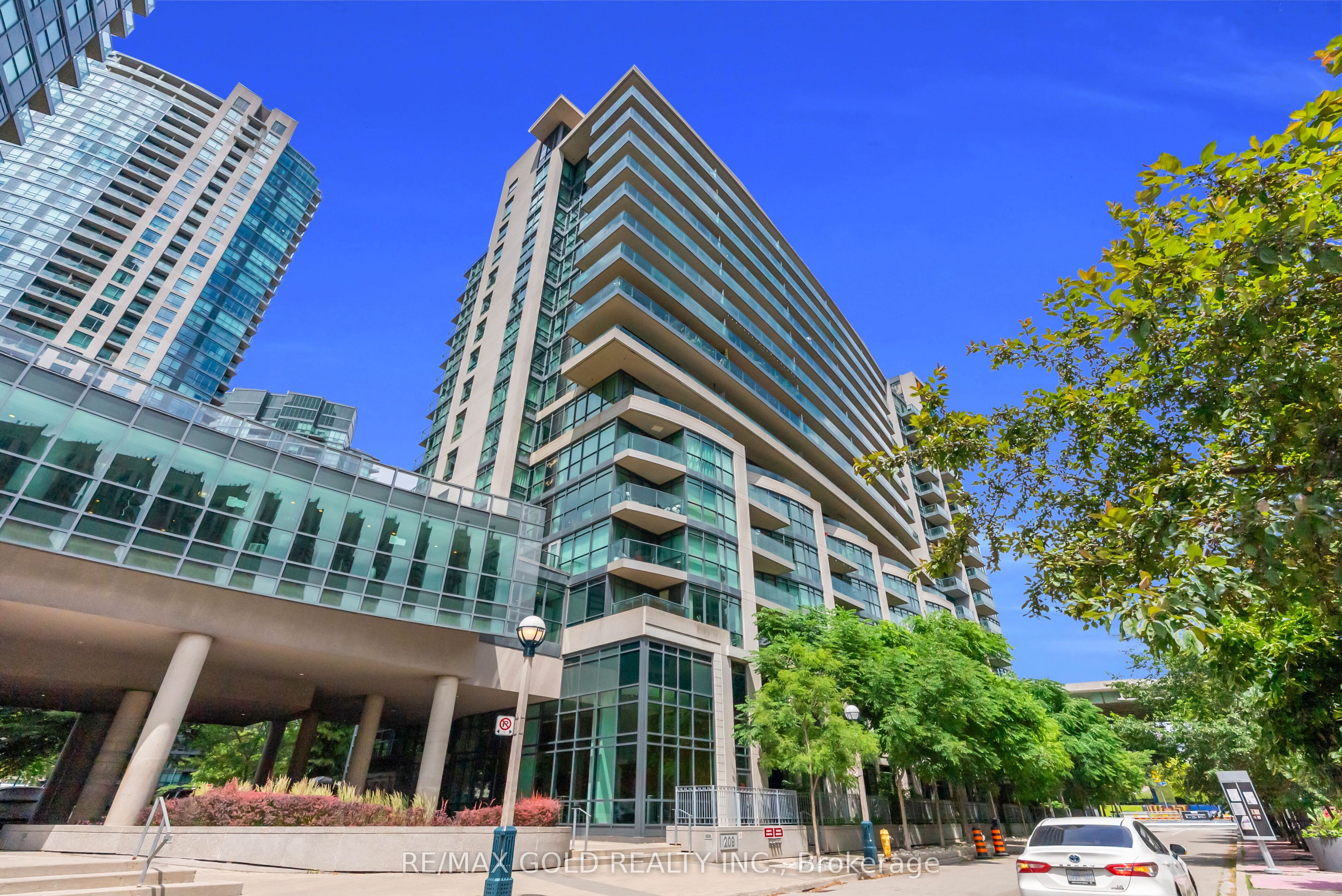 209 Fort York Boulevard 1357, Toronto, ON M5V 4A1