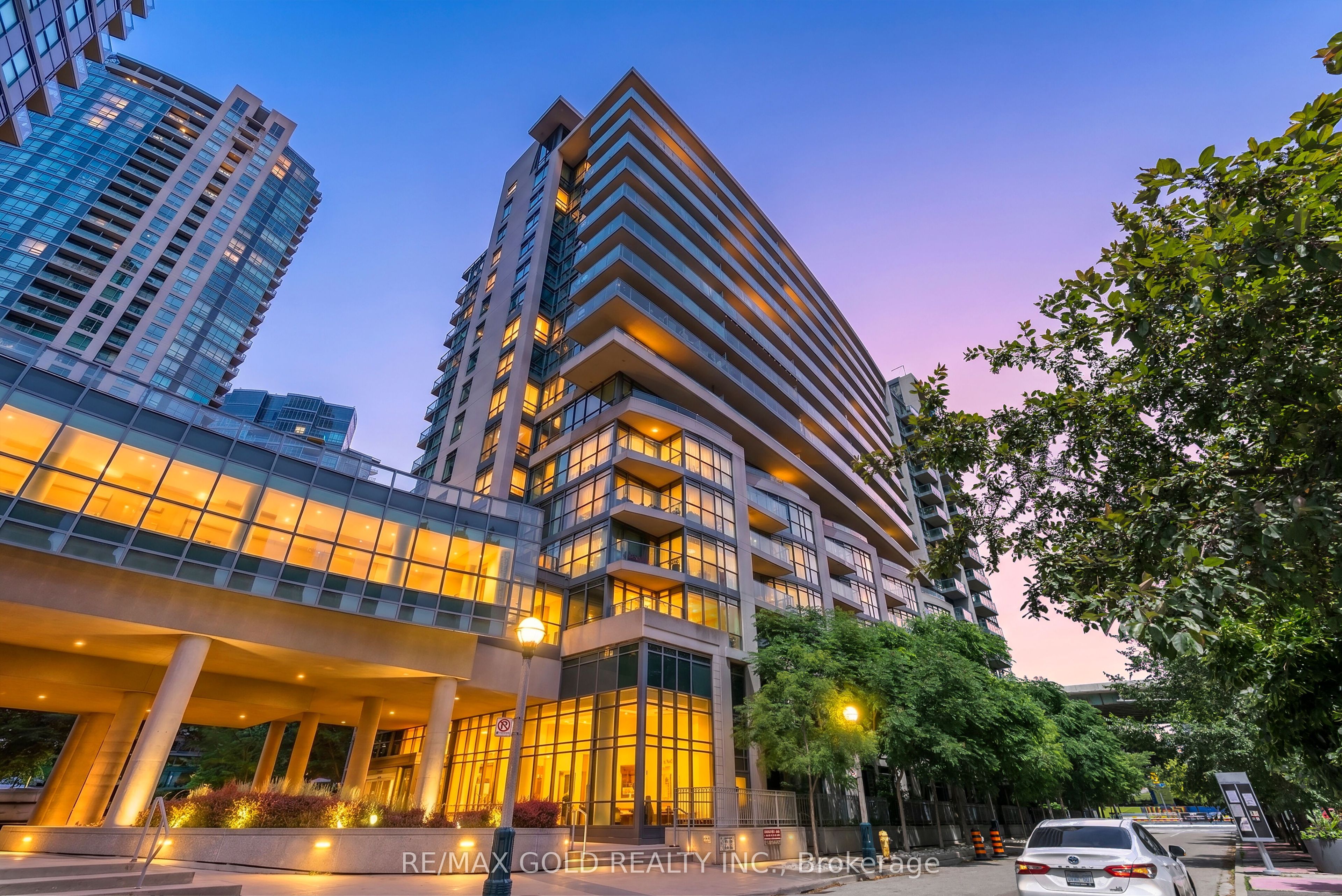 209 Fort York Boulevard 1357, Toronto, ON M5V 4A1 photo 2
