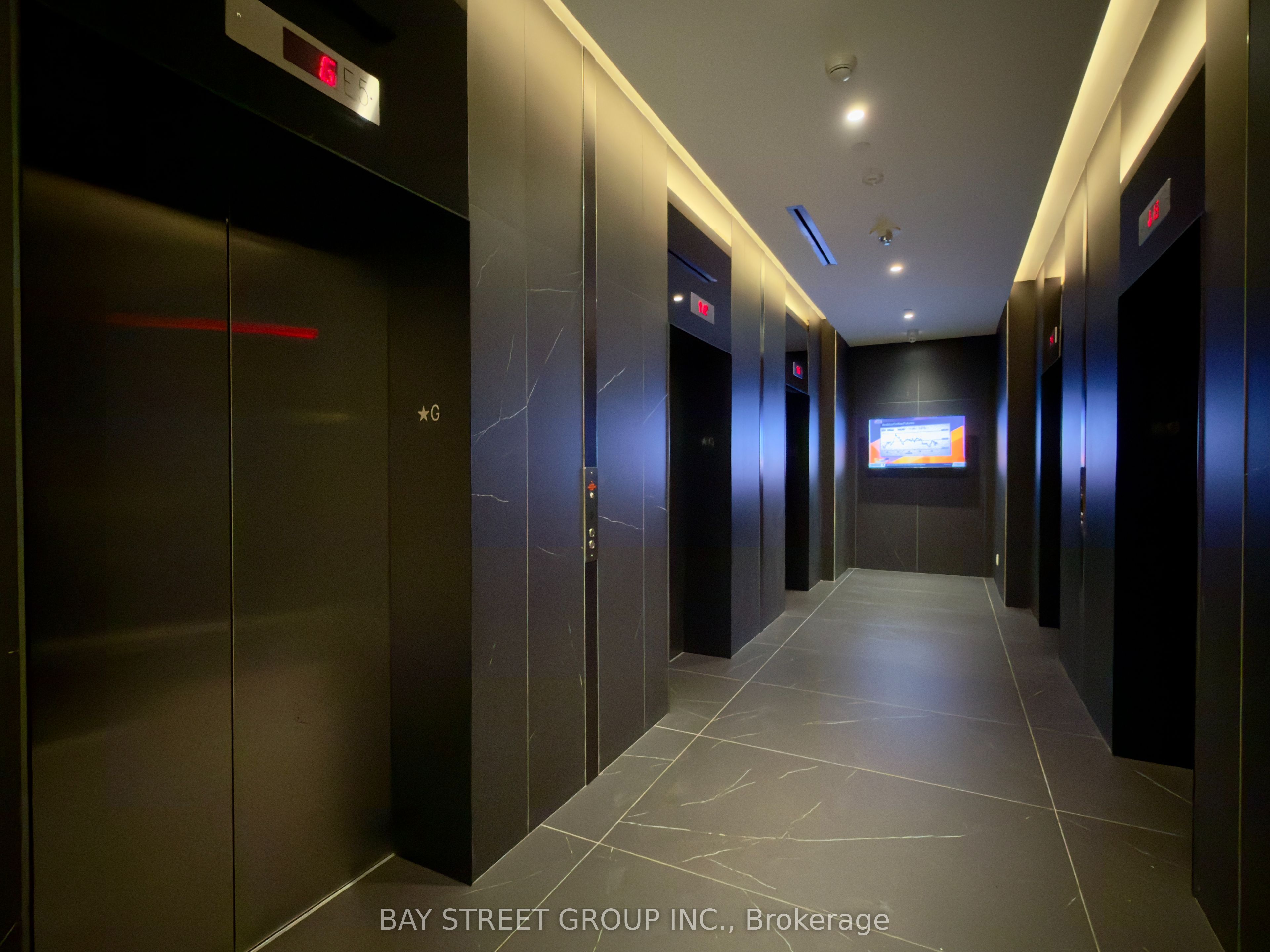 20 Edward Street 1119, Toronto, ON M5G 0C5 photo 3