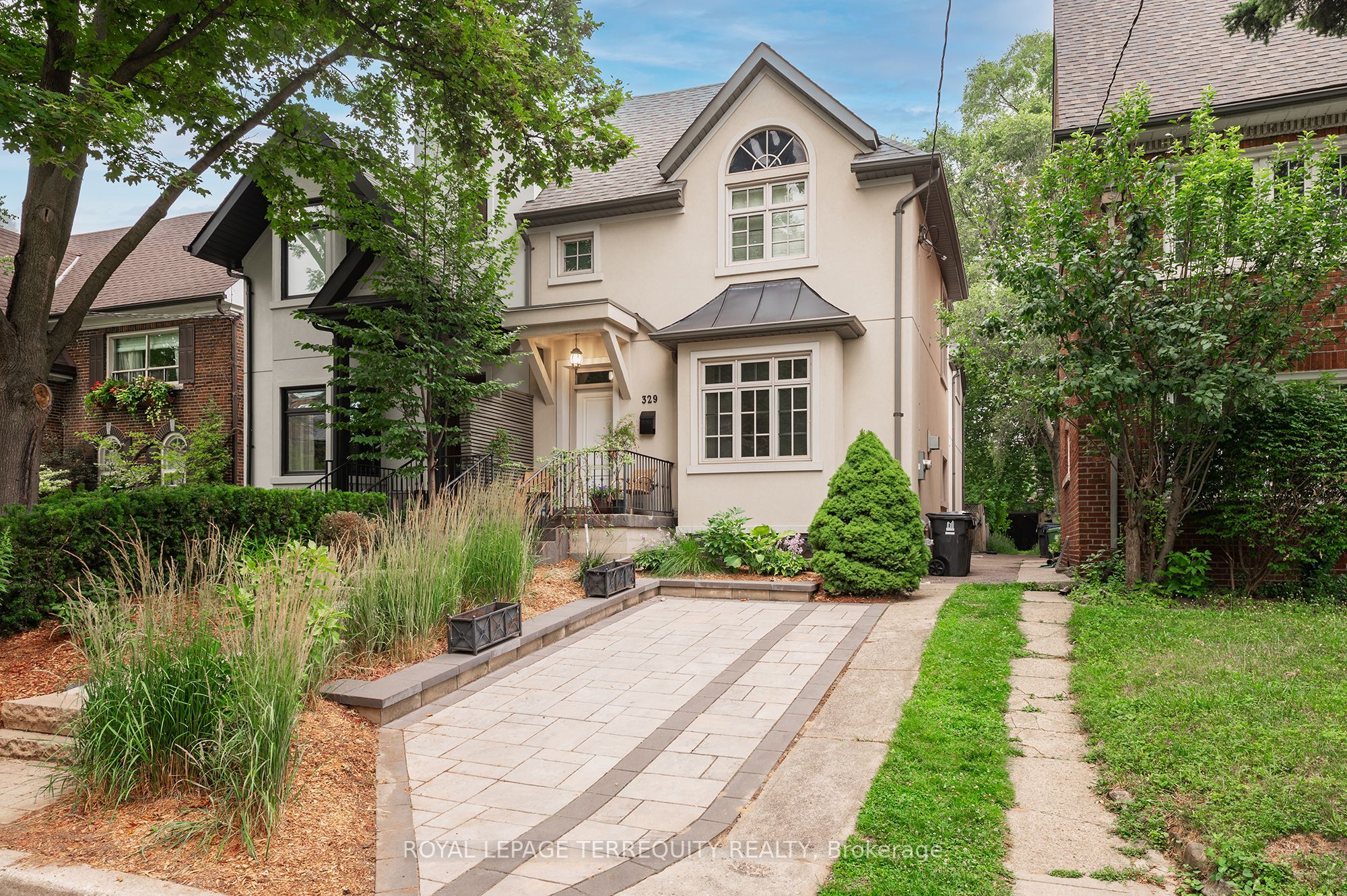 329 Walmer Road, Toronto, ON M5R 2Y3
