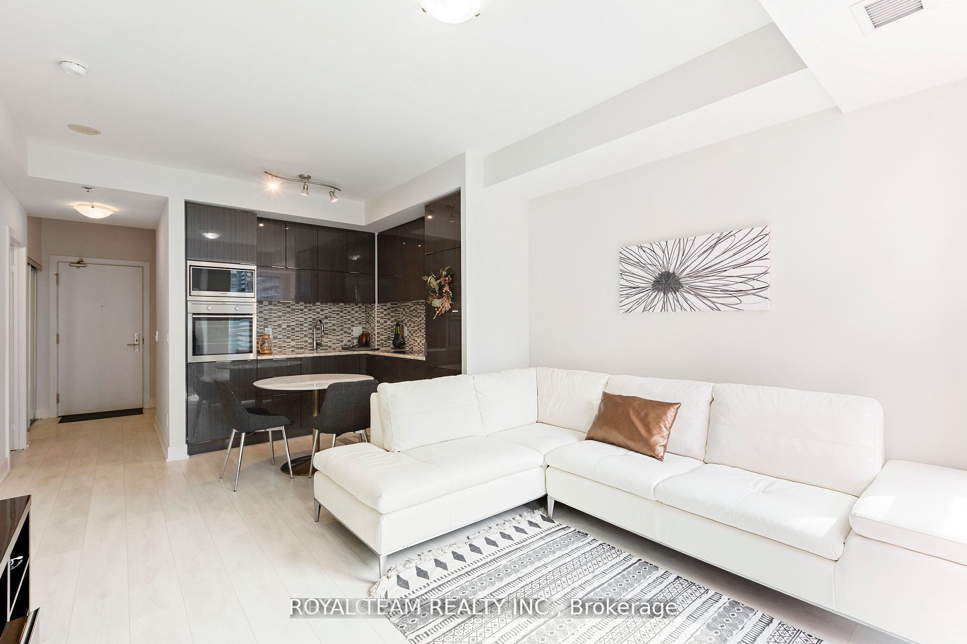 318 Richmond Street W 2608, Toronto, ON M5V 0B4 photo 4