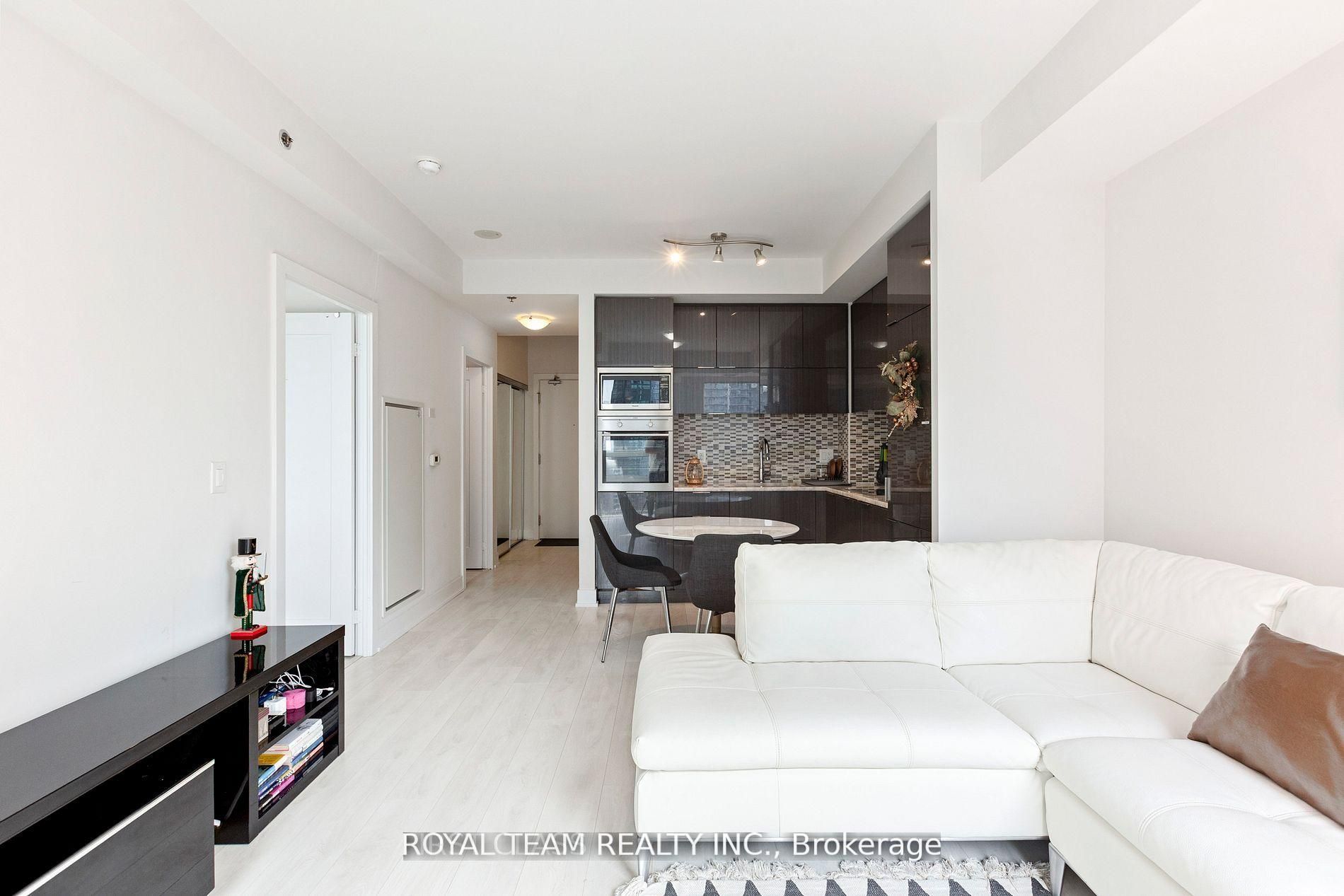 318 Richmond Street W 2608, Toronto, ON M5V 0B4 photo 5