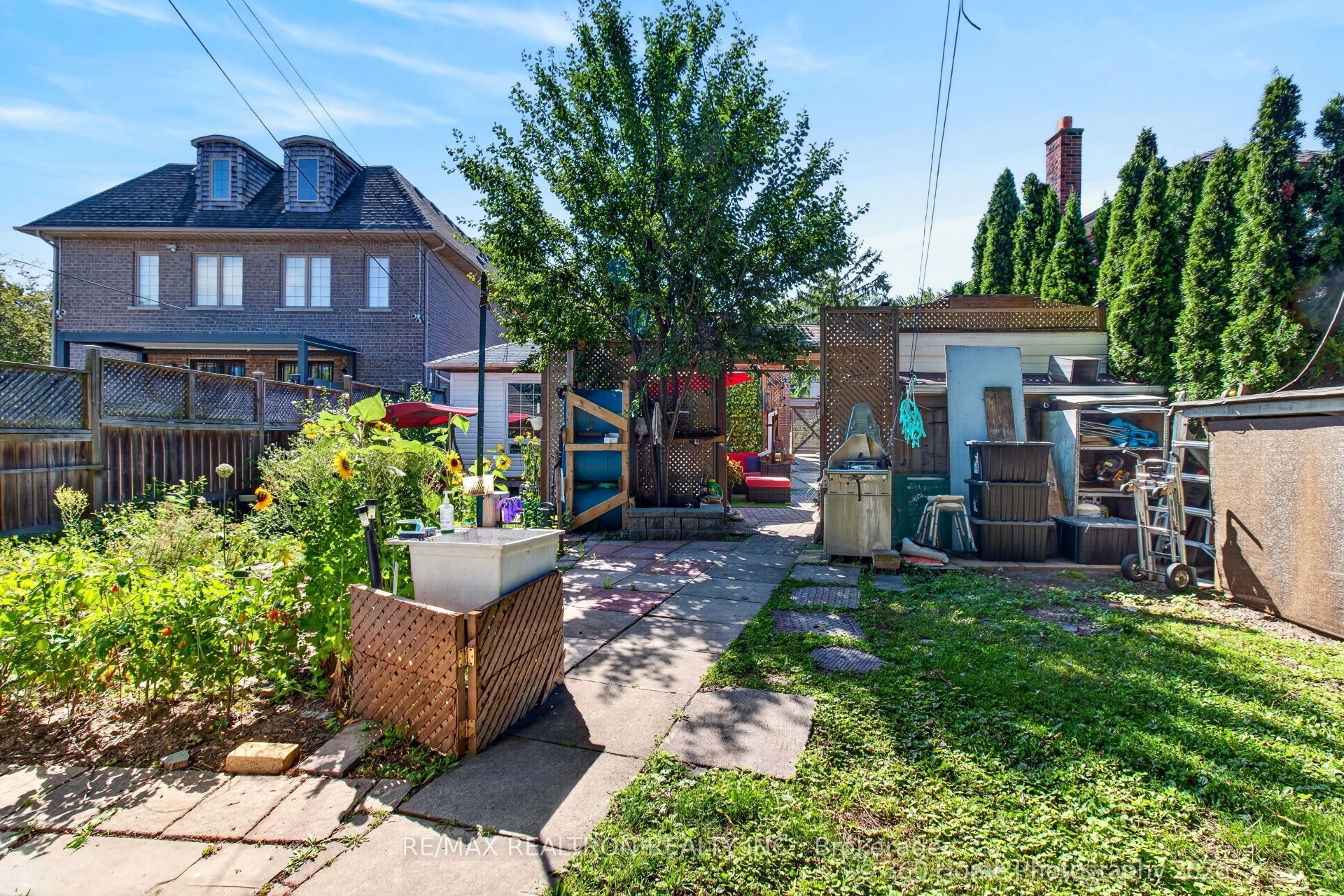 84 Ranee Avenue, Toronto, ON M6A 1N2 photo 4