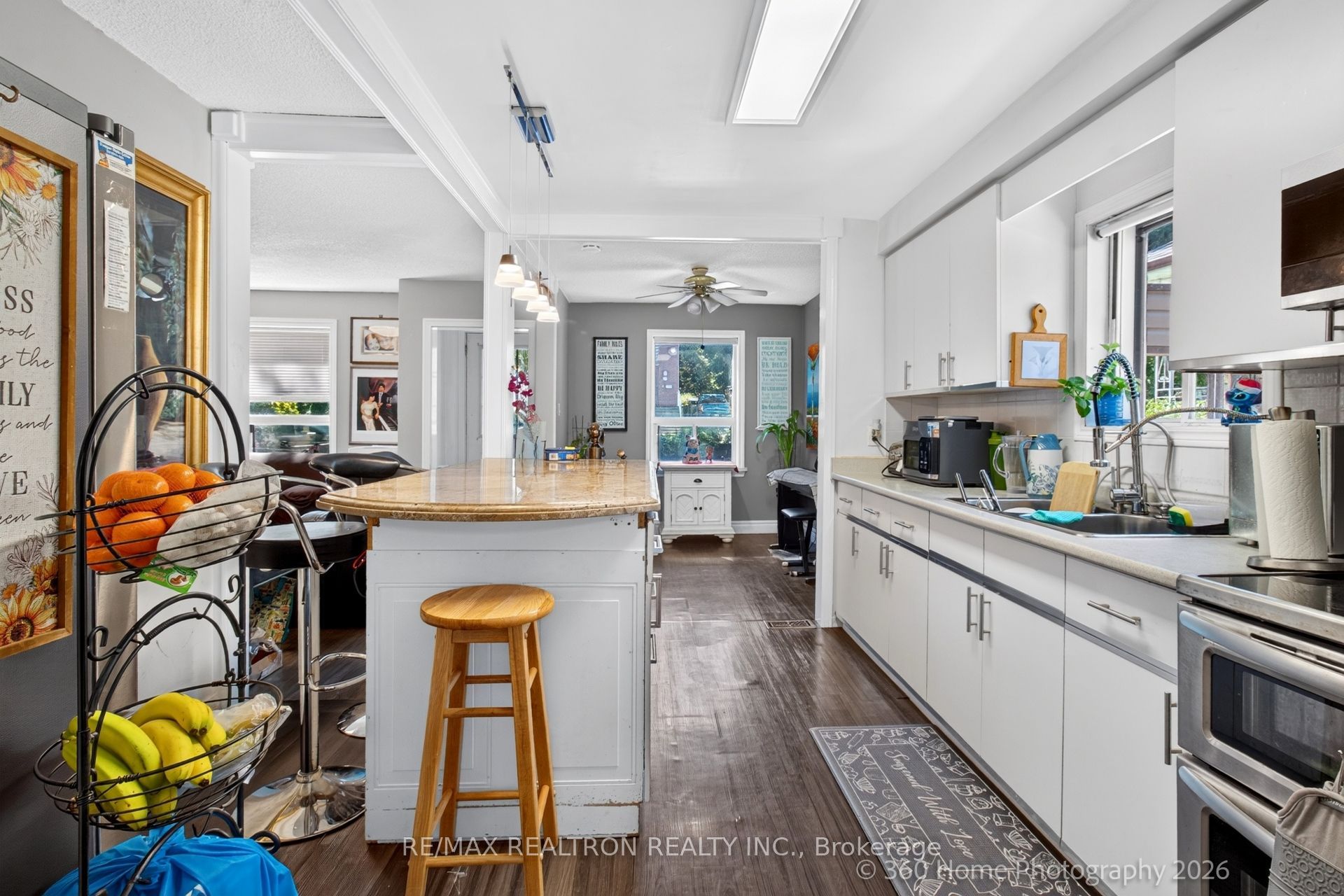 84 Ranee Avenue, Toronto, ON M6A 1N2 photo 5