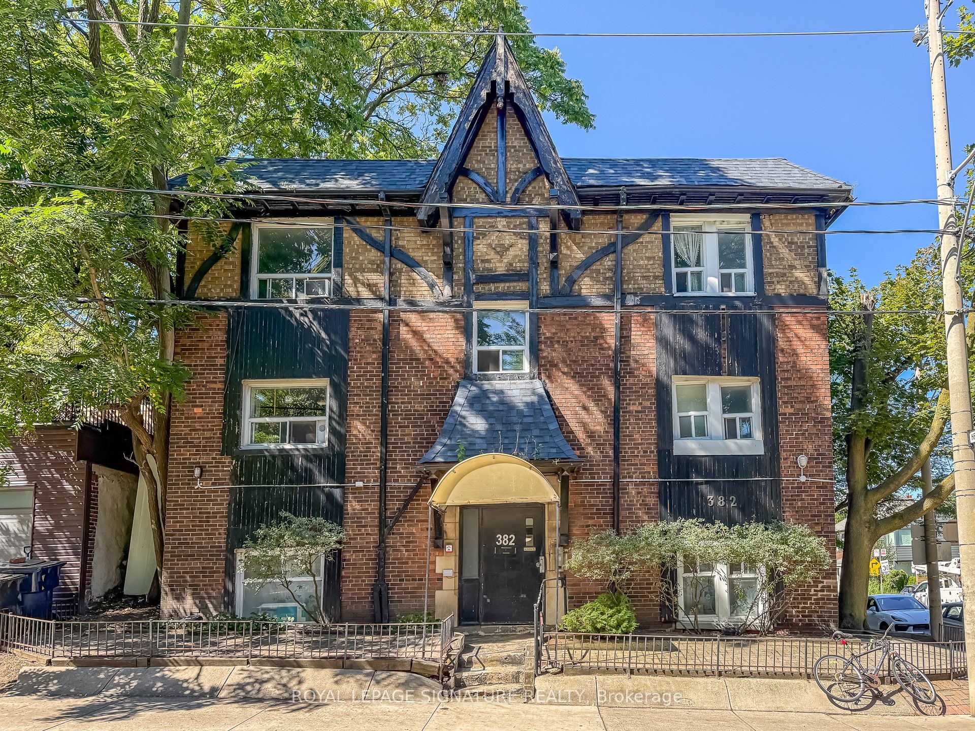 382 Dovercourt Road 18, Toronto, ON M6J 3E6