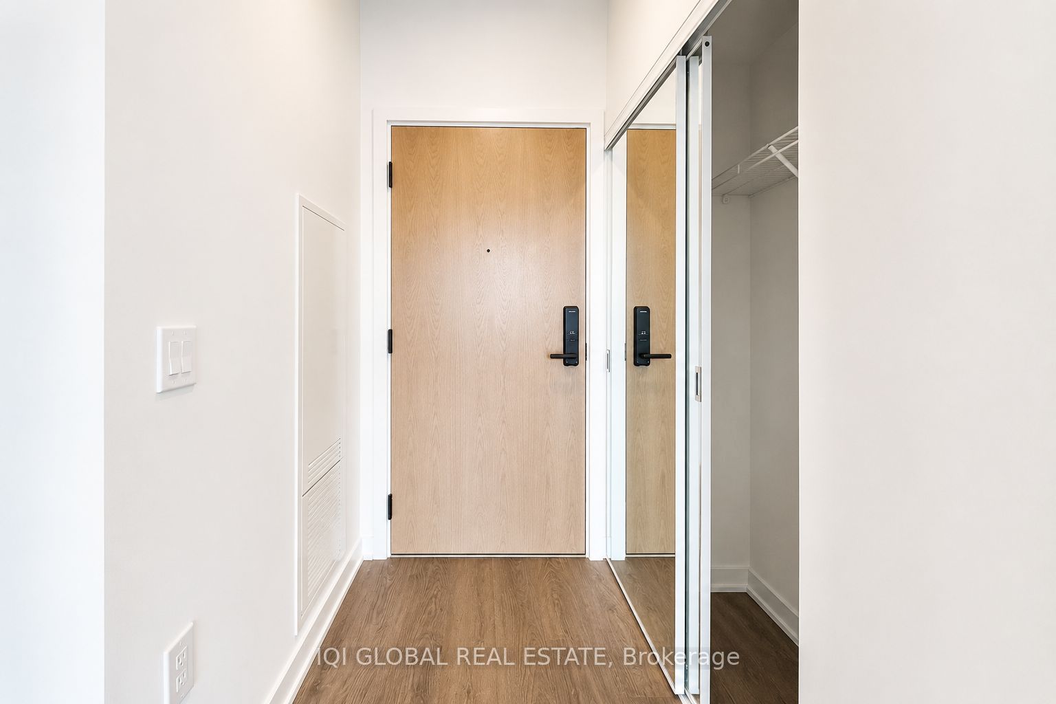 5 Defries Street 2309, Toronto, ON M5A 0W7 photo 2