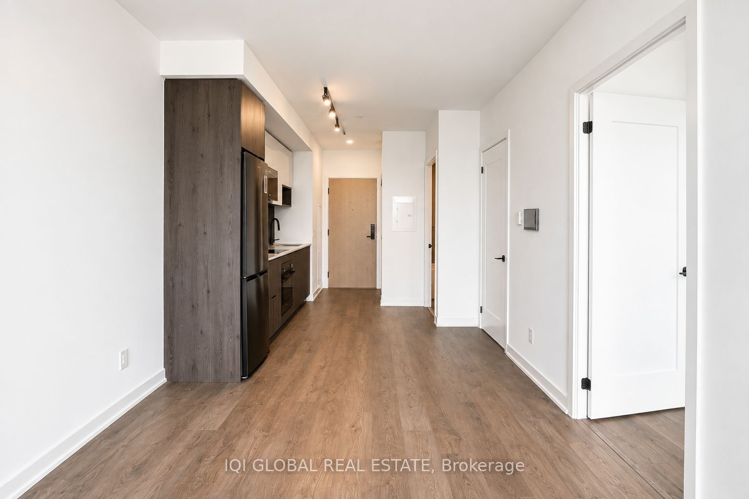 5 Defries Street 2309, Toronto, ON M5A 0W7 photo 3