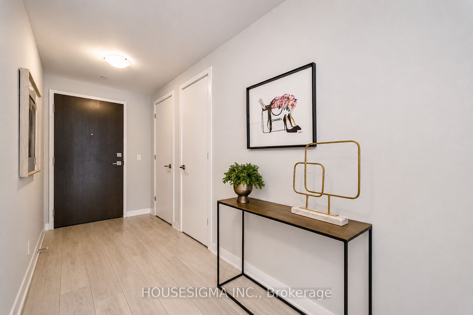 2221 Yonge Street 3705, Toronto, ON M4S 2B4 photo 2