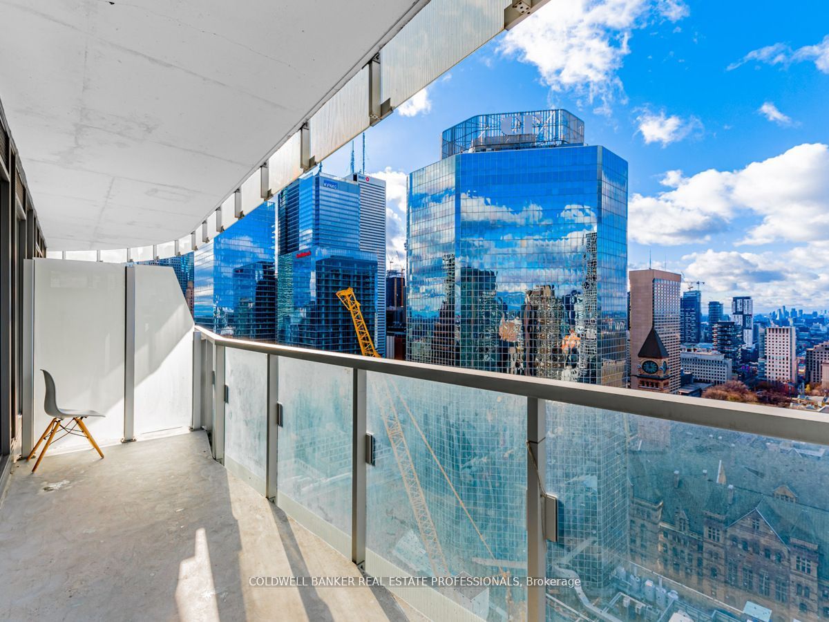 197 Yonge Street S 2810, Toronto, ON M5B 1M4 photo 4