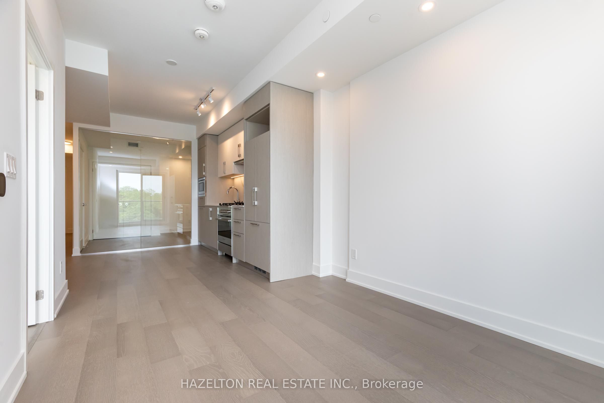 8 Manor Road W 605, Toronto, ON M4S 2A5 photo 5