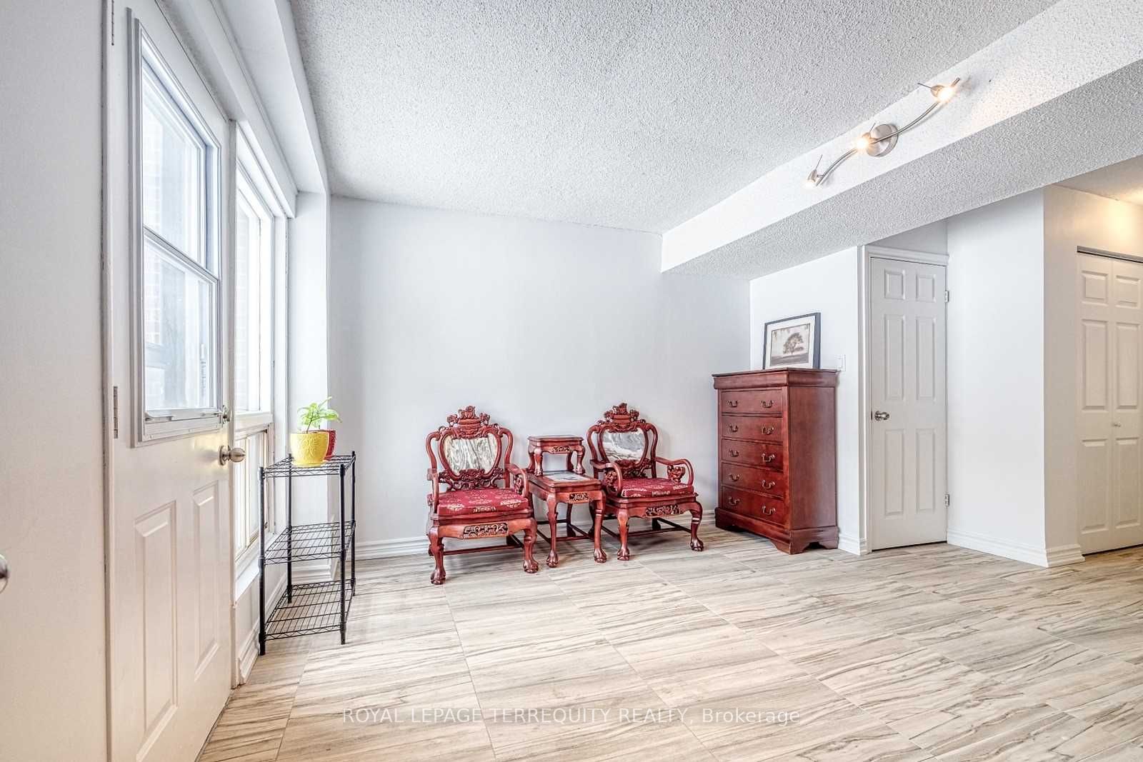 26 Nebula Star Way 44, Toronto, ON M2J 1M8 photo 3