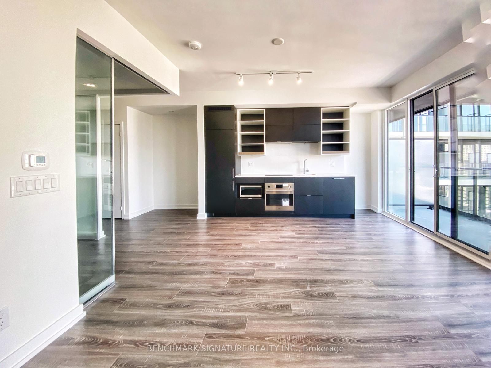 20 Edward Street 1722, Toronto, ON M5G 1C9