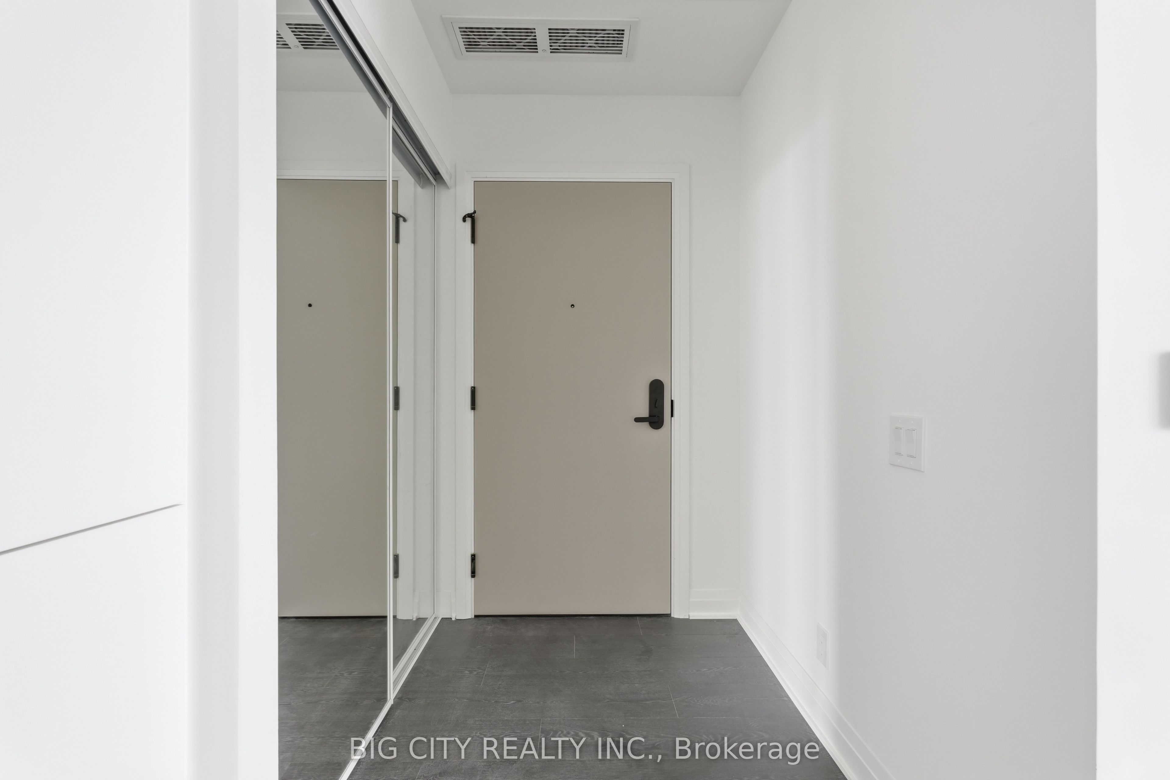 25 Frederick Todd Way 1005, Toronto, ON M4G 0C9 photo 3