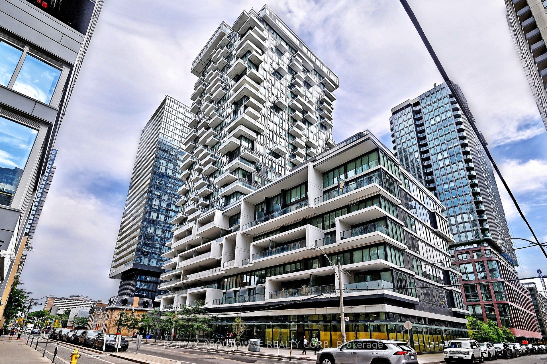 77 Shuter Street 2905, Toronto, ON M5B 1B2