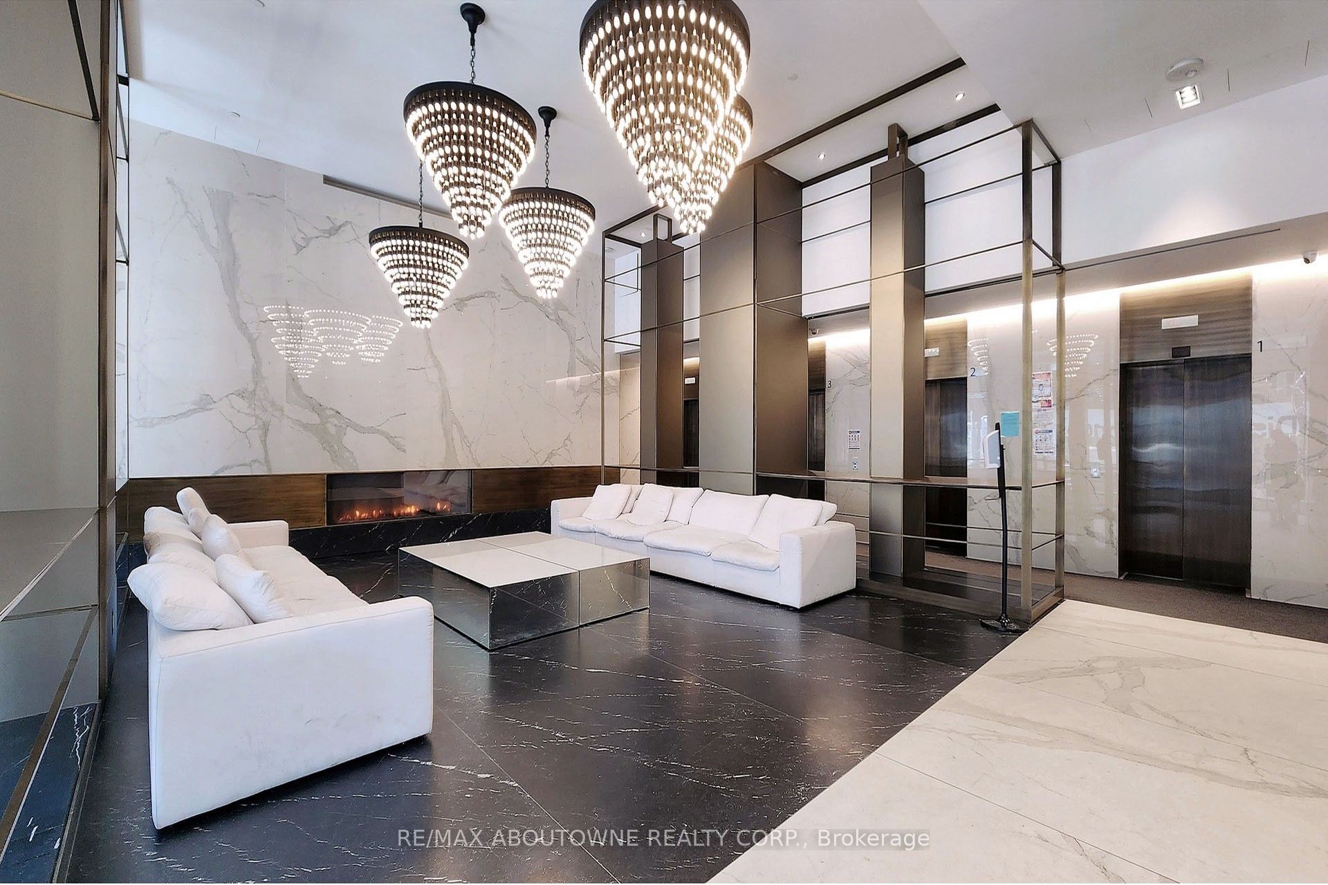 77 Shuter Street 2905, Toronto, ON M5B 1B2 photo 4