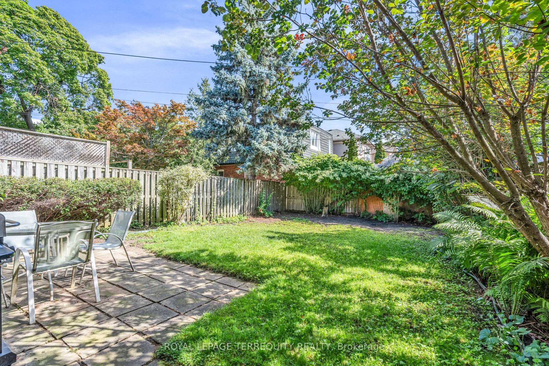 391 Sutherland Drive, Toronto, ON M4G 1K1 photo 4