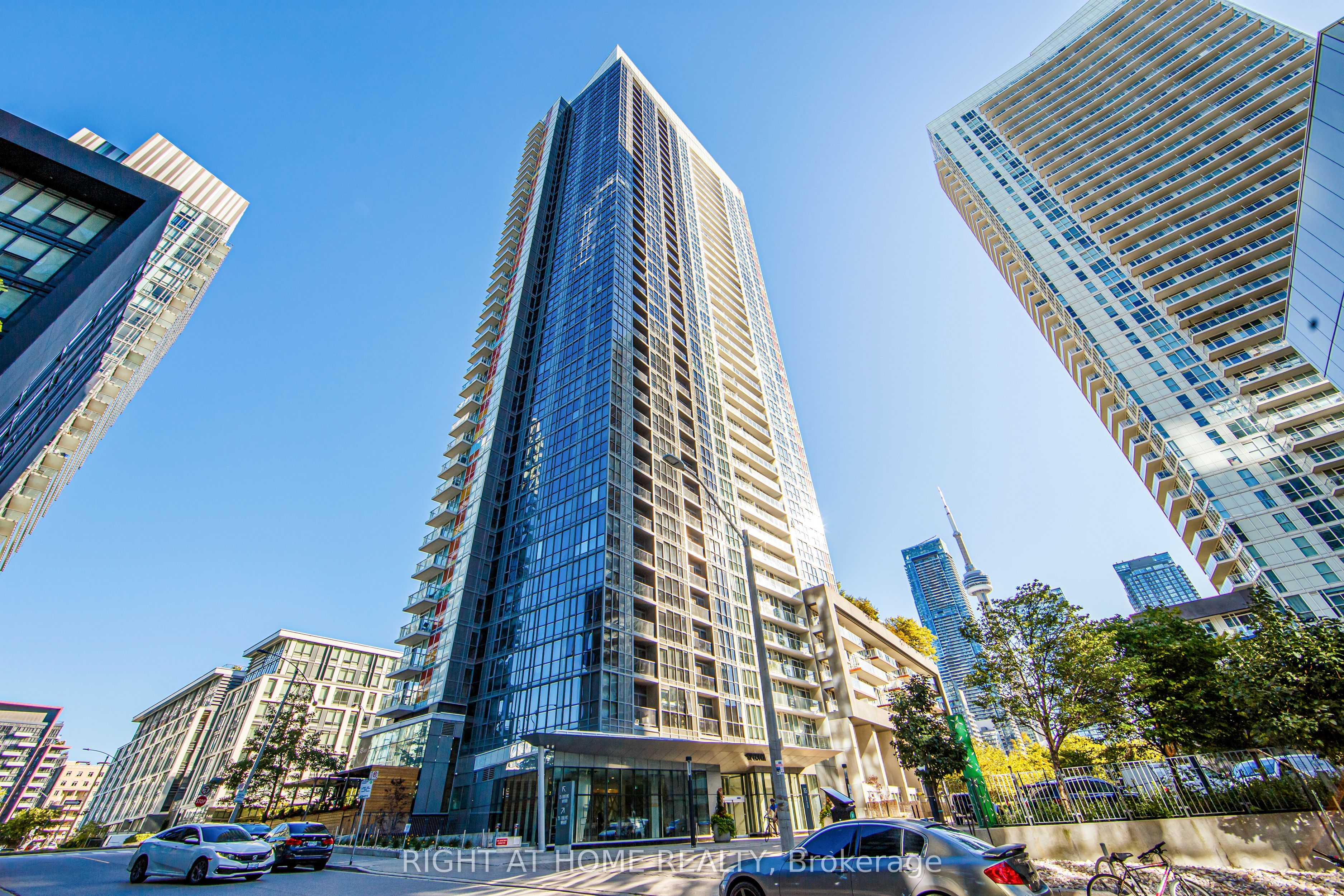 85 Queens Wharf Road 902, Toronto, ON M5V 0J9
