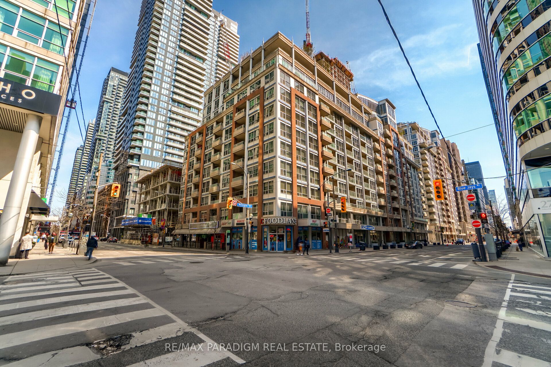 270 Wellington Street W 213, Toronto, ON M5V 3P5