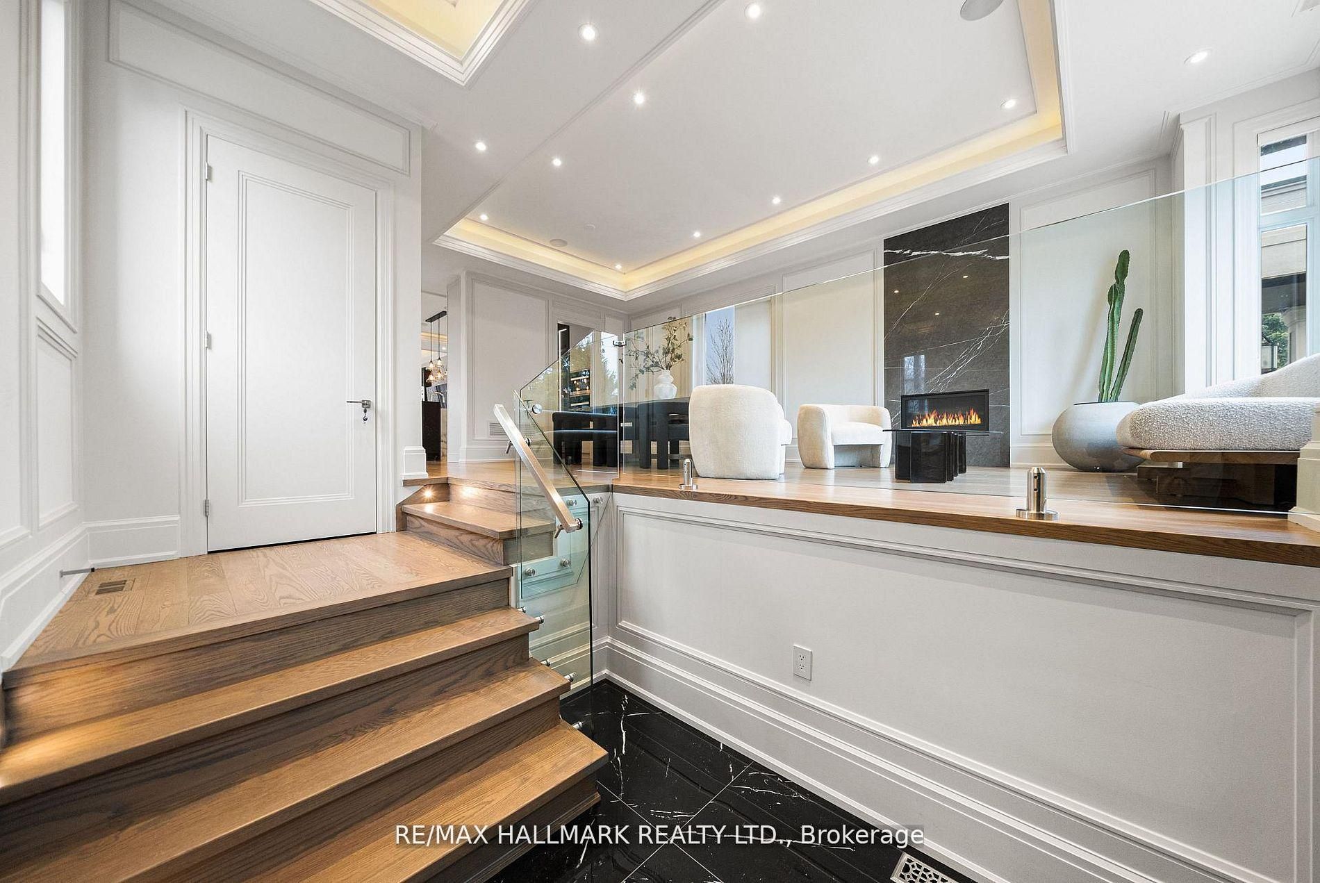 210 Horsham Avenue, Toronto, ON M2N 2A5 photo 2