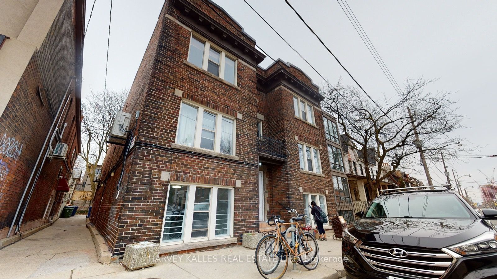 1065 Bathurst Street 2, Toronto, ON M5R 3G8