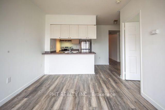 889 Bay Street 901, Toronto, ON M5S 3K5 photo 3