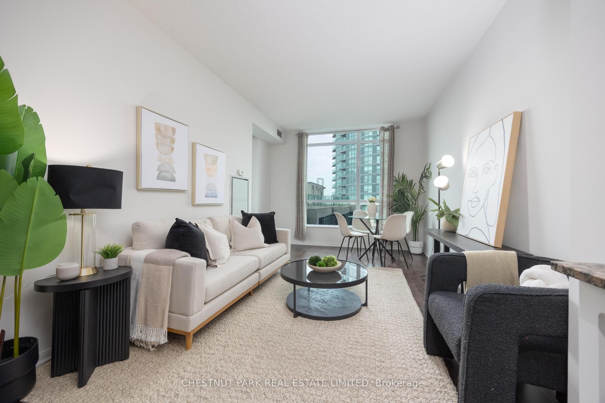 215 Fort York Boulevard 808, Toronto, ON M5V 4A2 photo 4