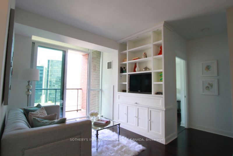 38 The Esplanade Avenue 1006, Toronto, ON M5E 1A1 photo 3