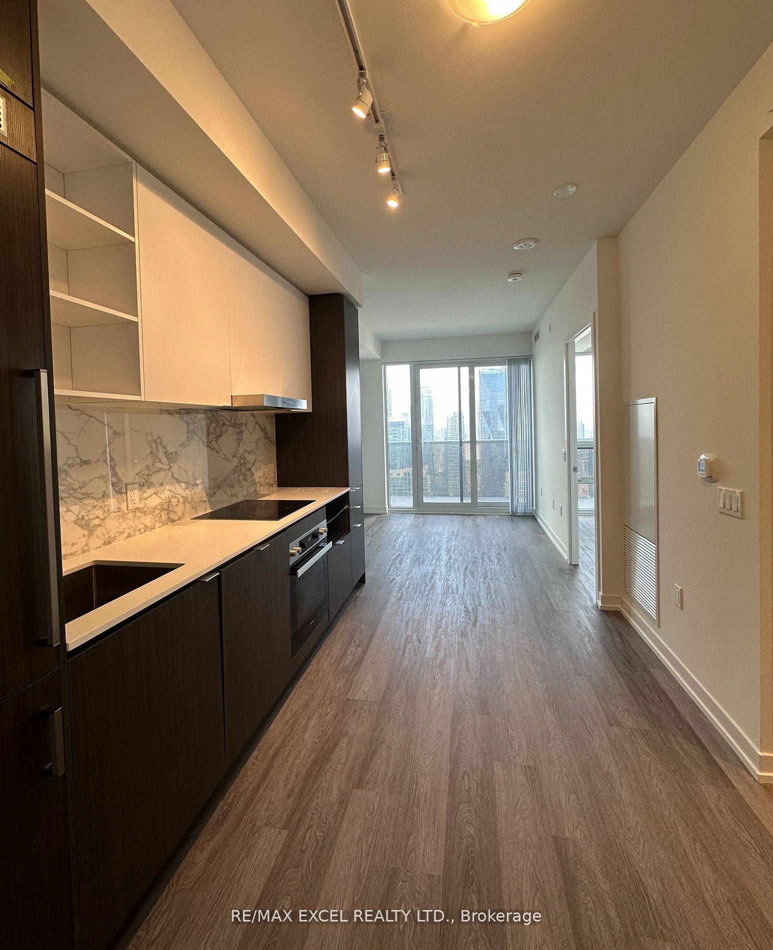 55 Cooper Street 5915, Toronto, ON M5E 0G1 photo 3