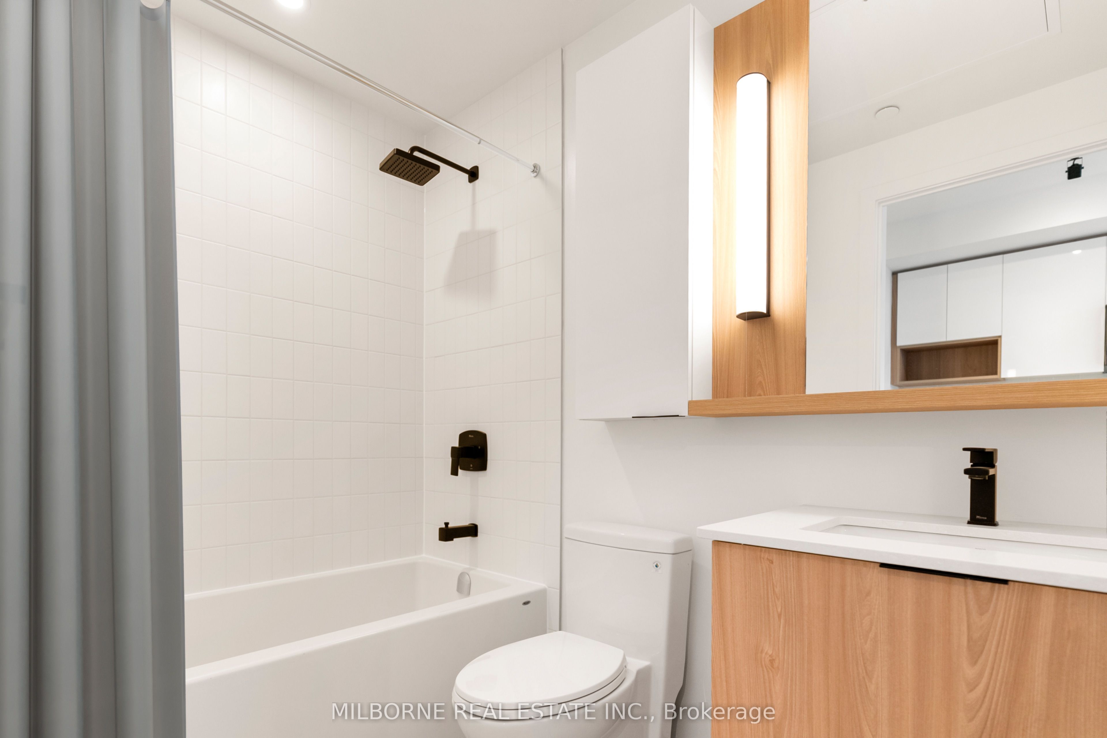 5 Defries Street 1408, Toronto, ON M5A 0W7 photo 3